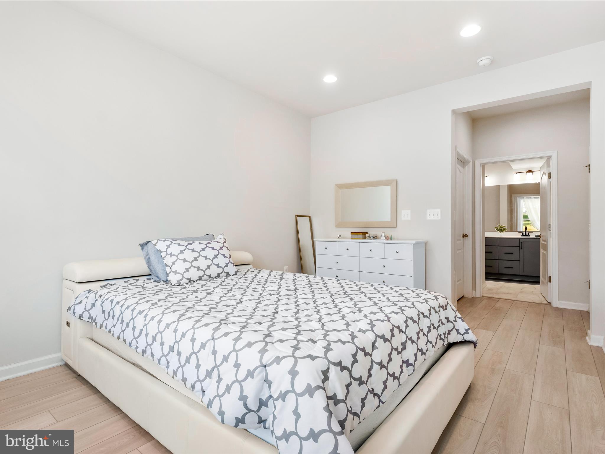 CABIN BRANCH - Residential