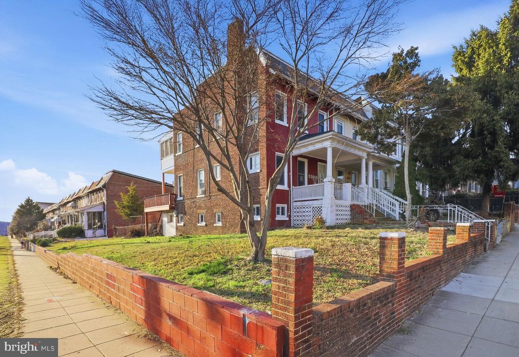 Photo of 5300 8th Street NW, WASHINGTON, DC 20011 (MLS # DCDC2250378)