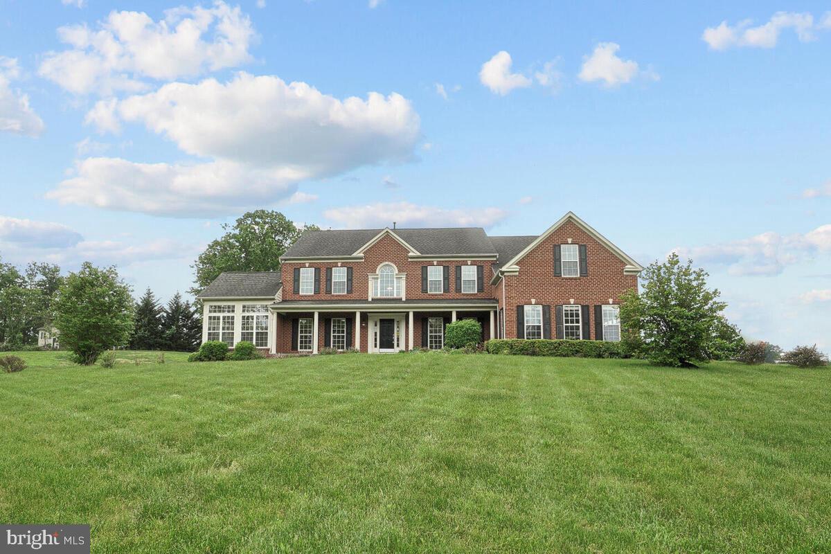 THE WARFIELDS II - Residential