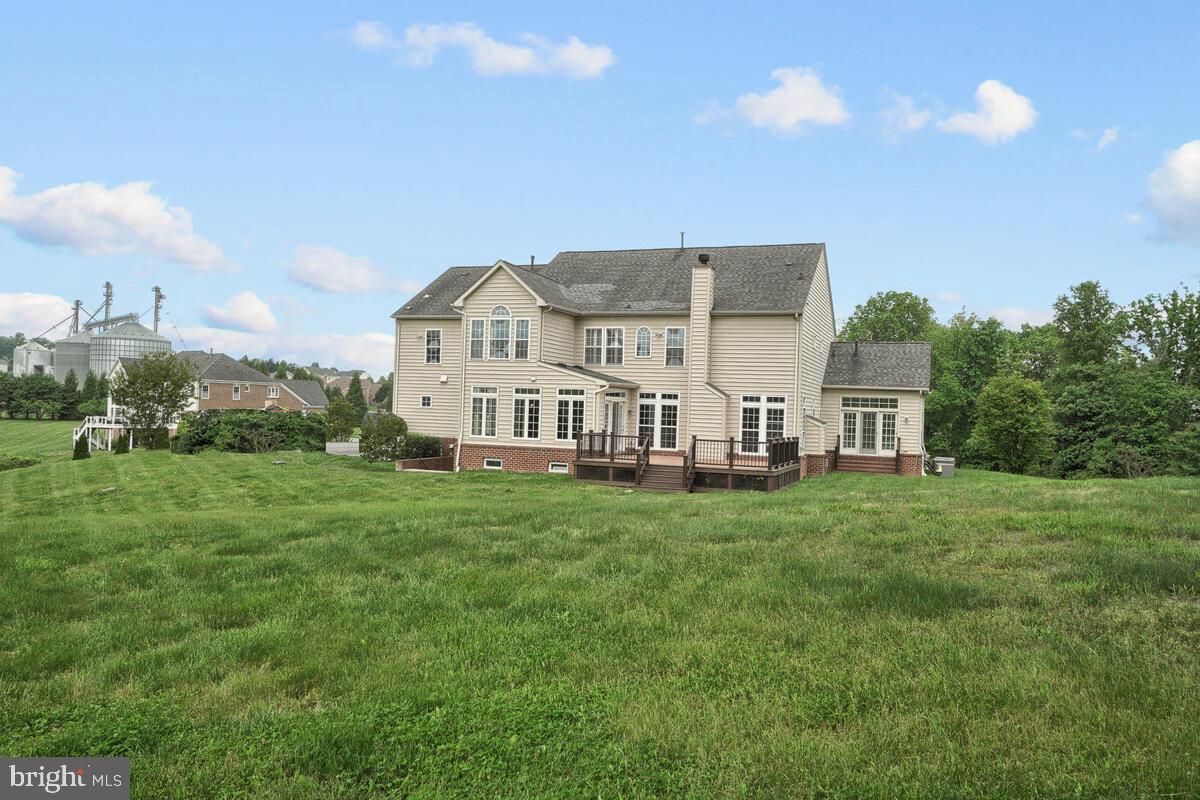 THE WARFIELDS II - Residential