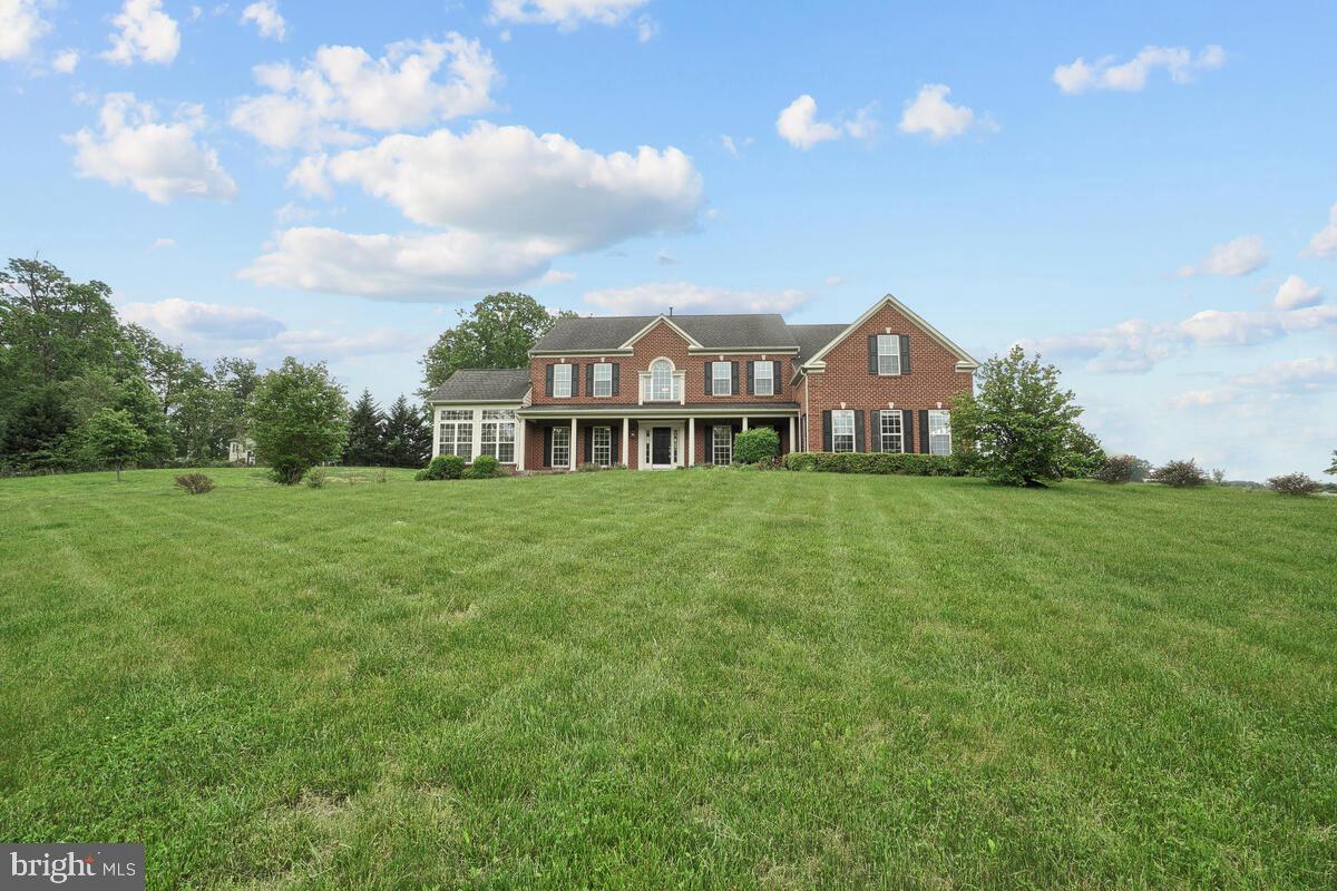 THE WARFIELDS II - Residential