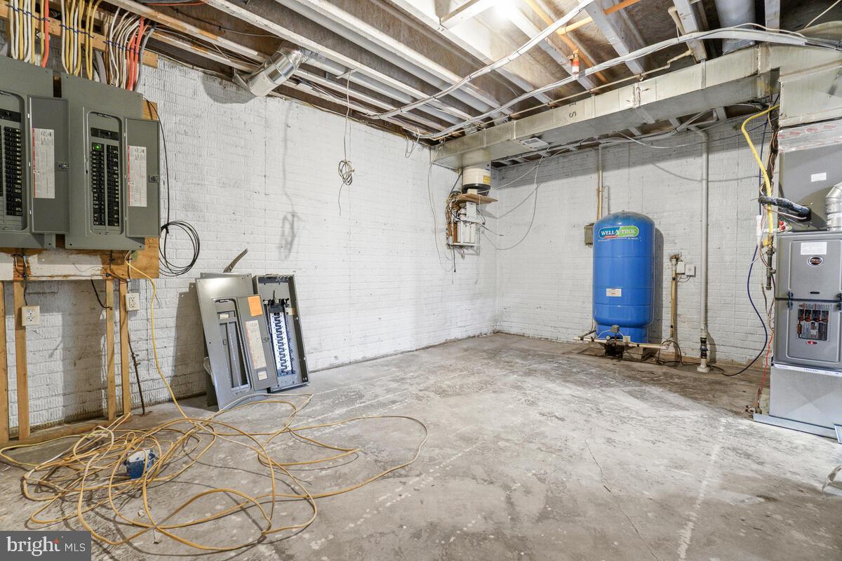 THE WARFIELDS II - Residential