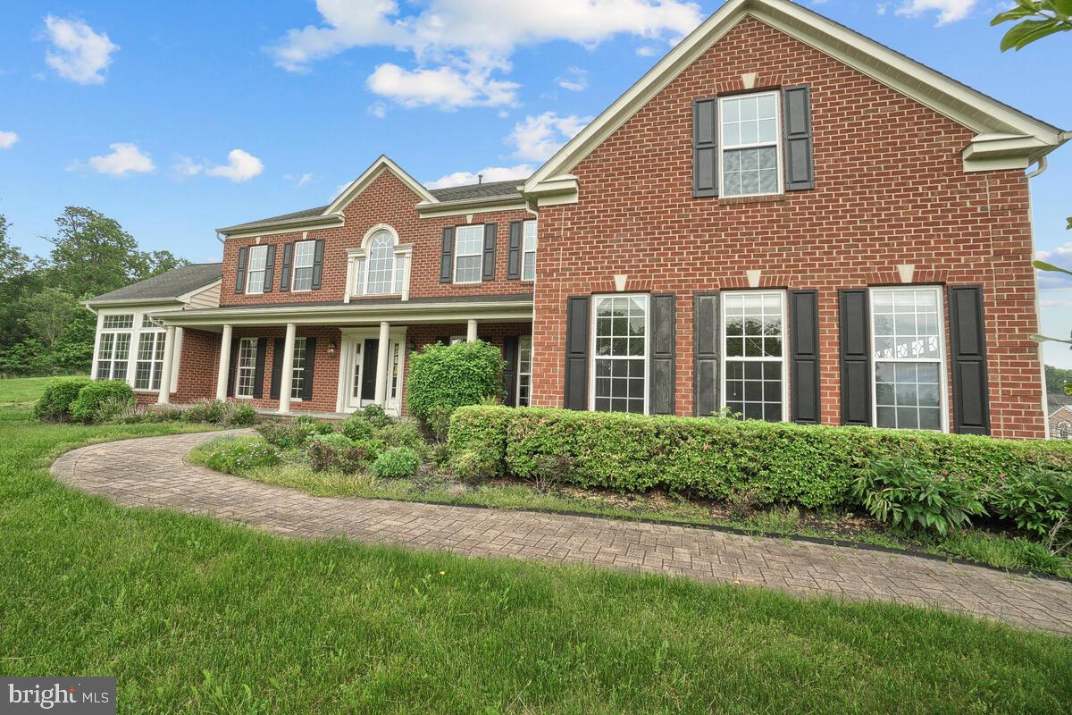 THE WARFIELDS II - Residential