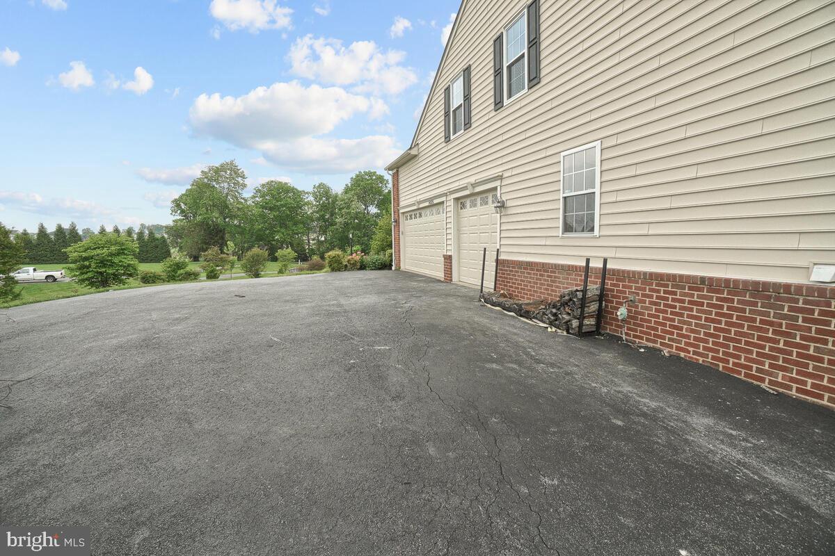 THE WARFIELDS II - Residential