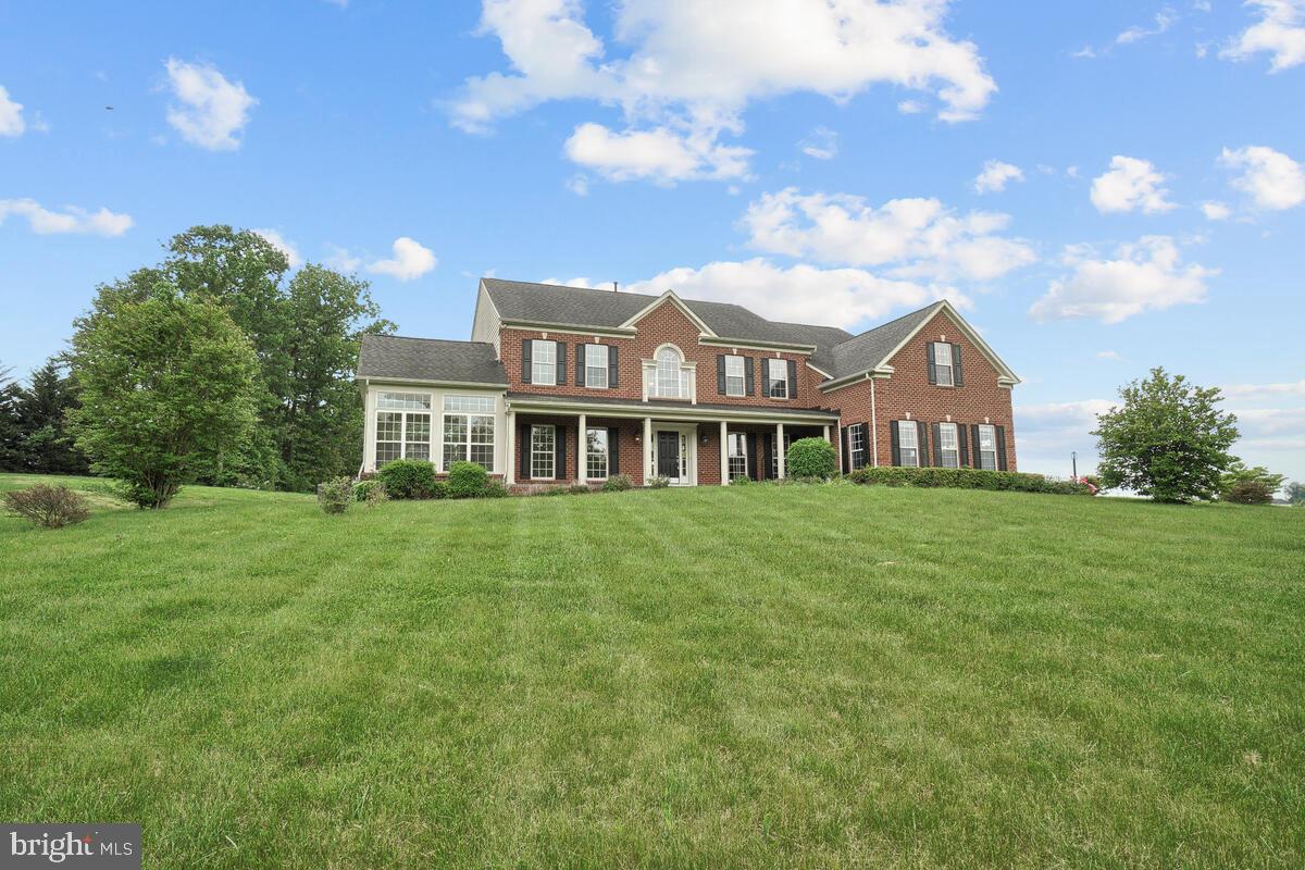 THE WARFIELDS II - Residential