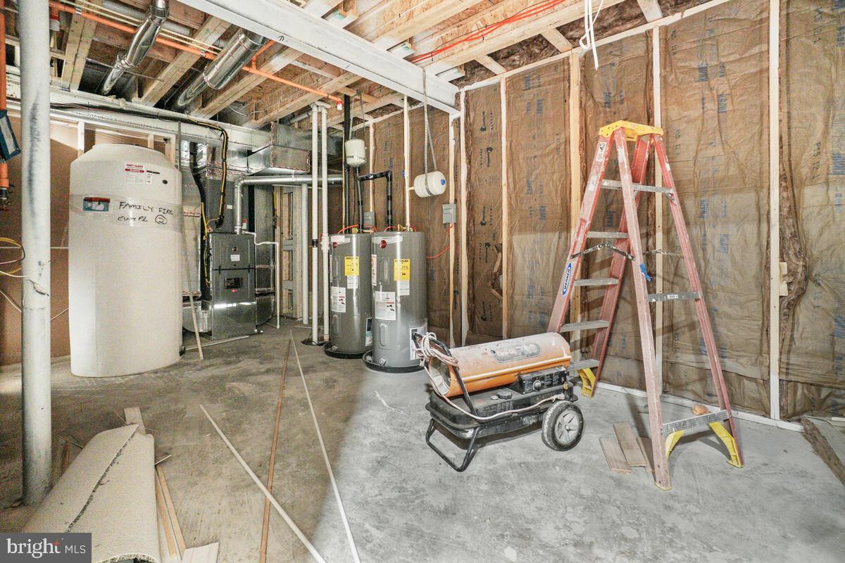 THE WARFIELDS II - Residential