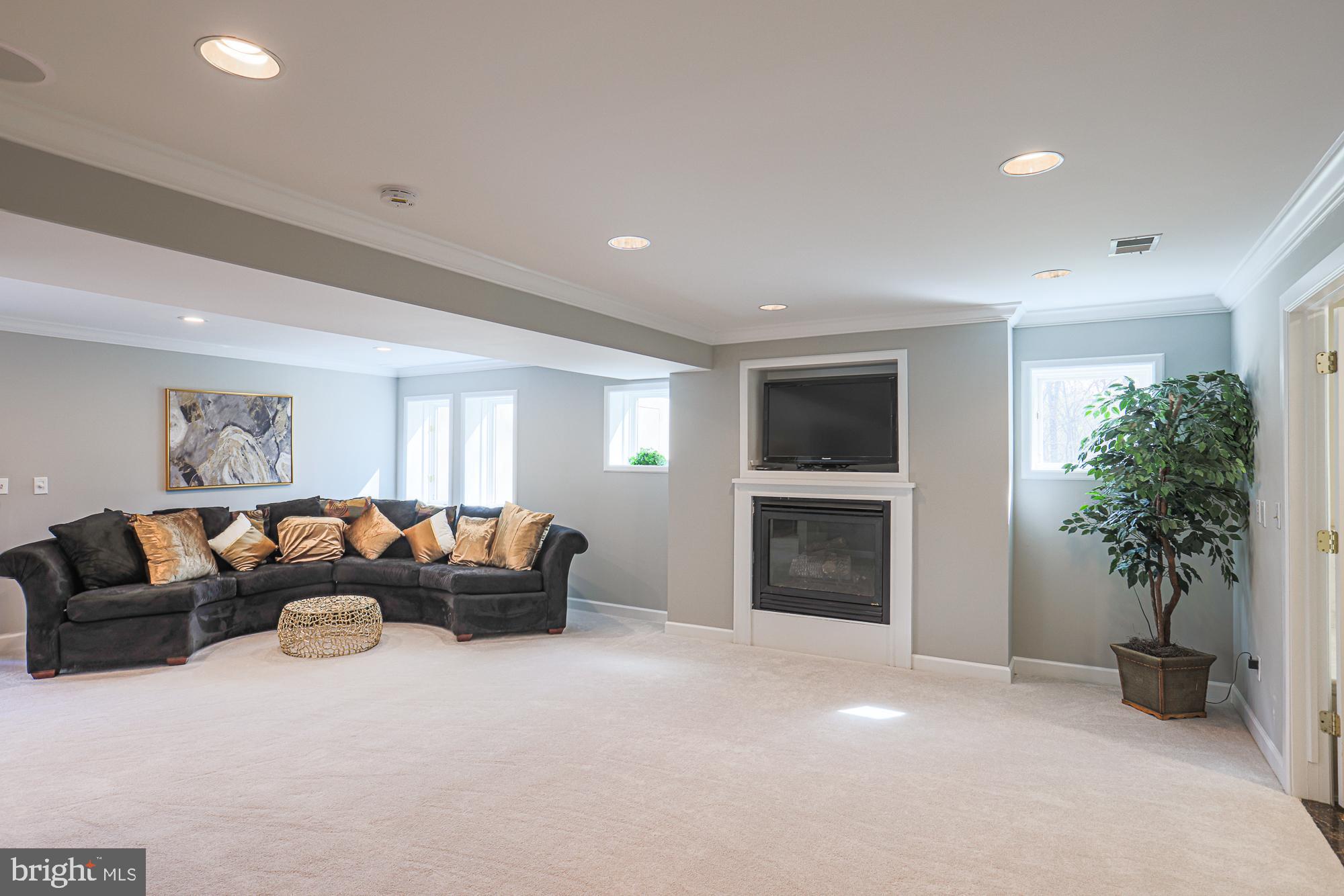 OWINGS MILLS - Residential