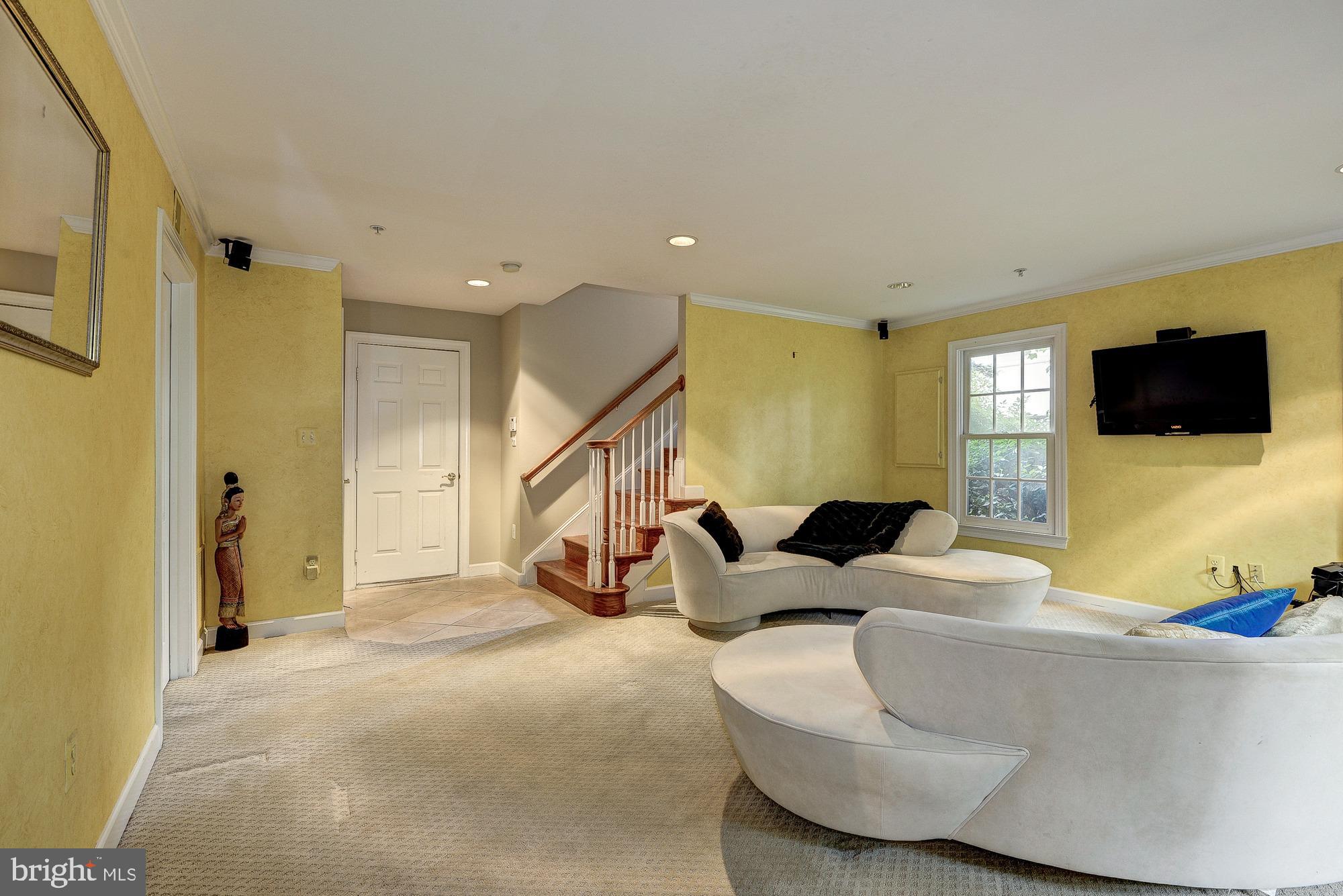 MCLEAN RIDGE - Residential Lease