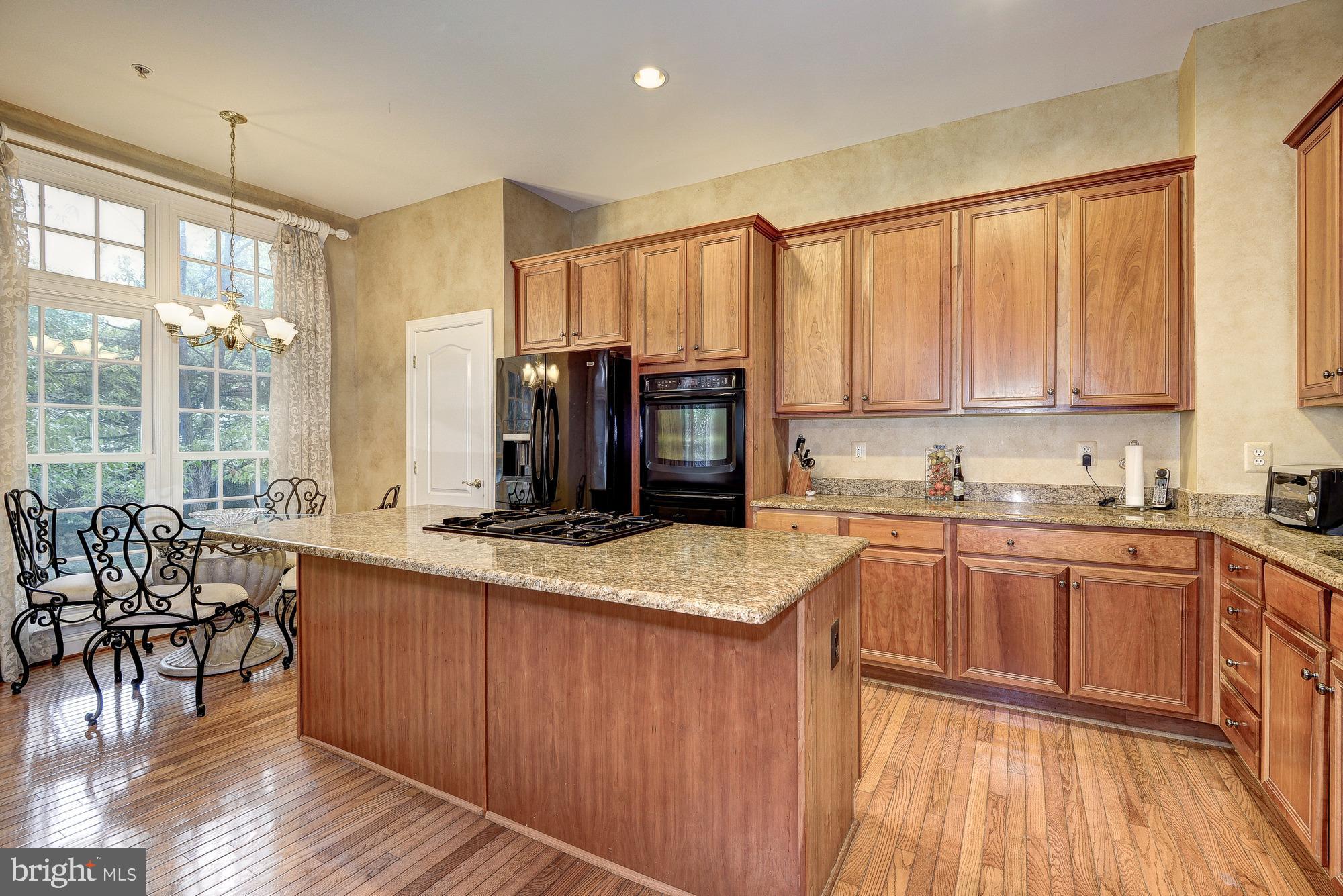 1657 COLONIAL HILLS DRIVE