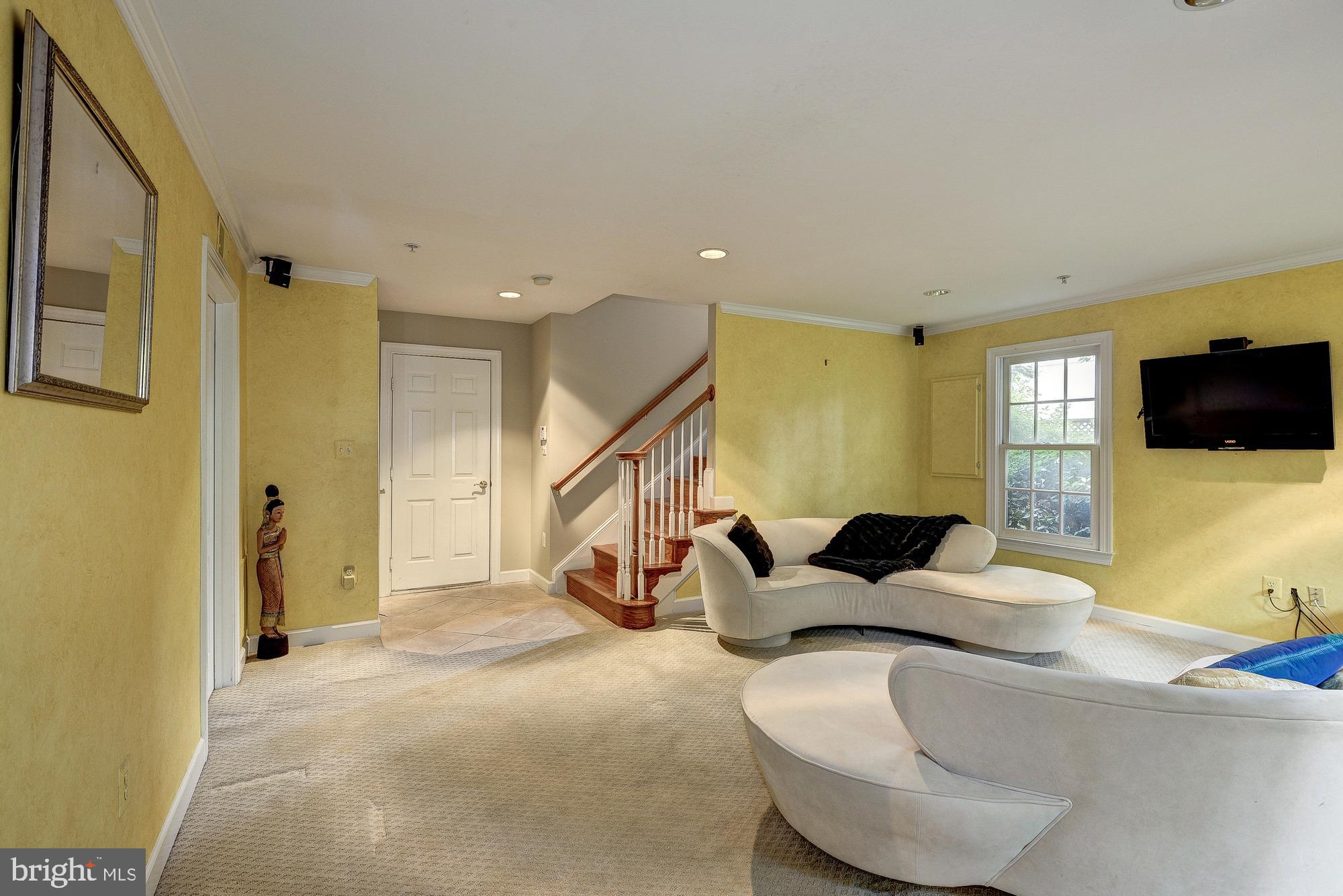 MCLEAN RIDGE - Residential Lease