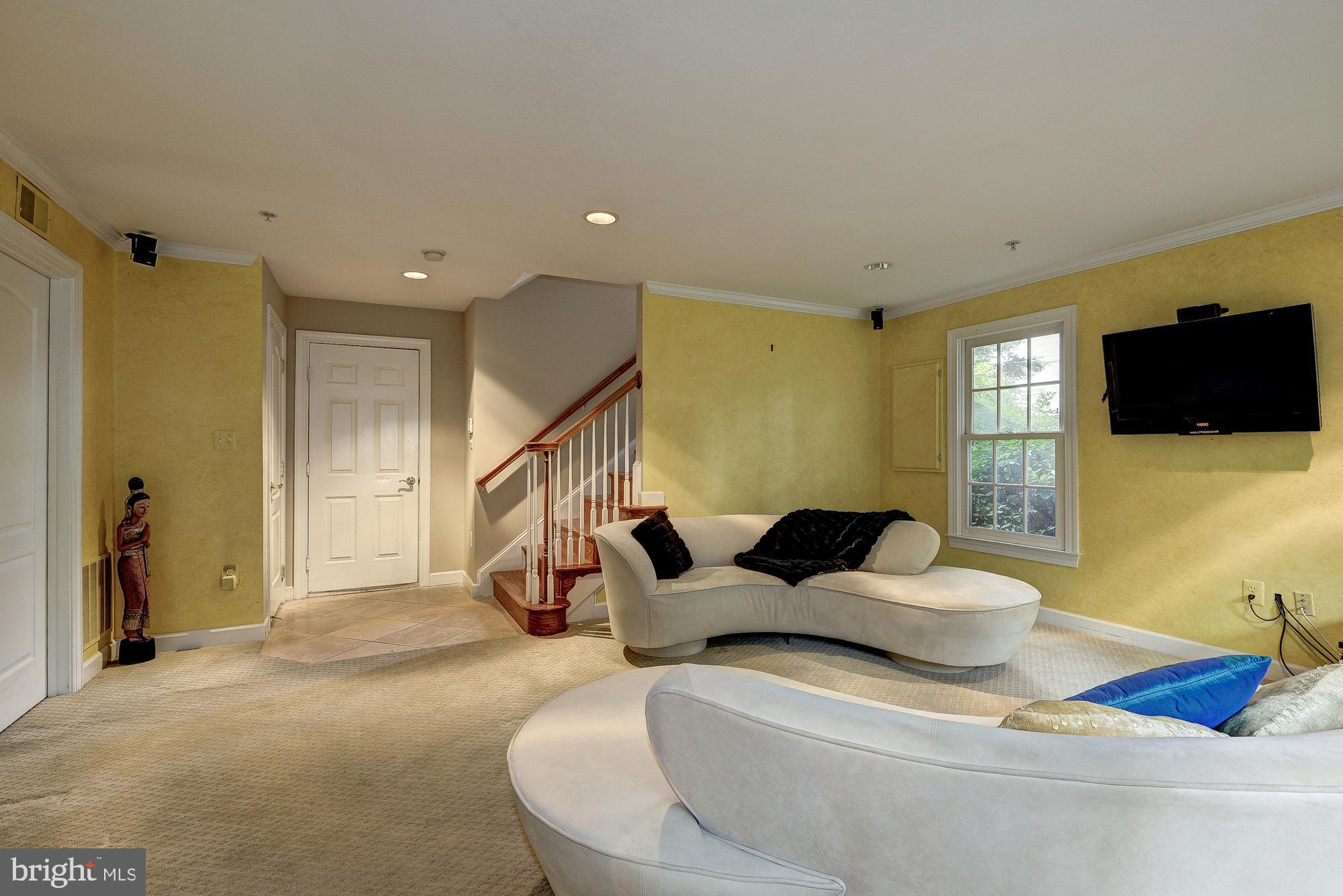 MCLEAN RIDGE - Residential Lease