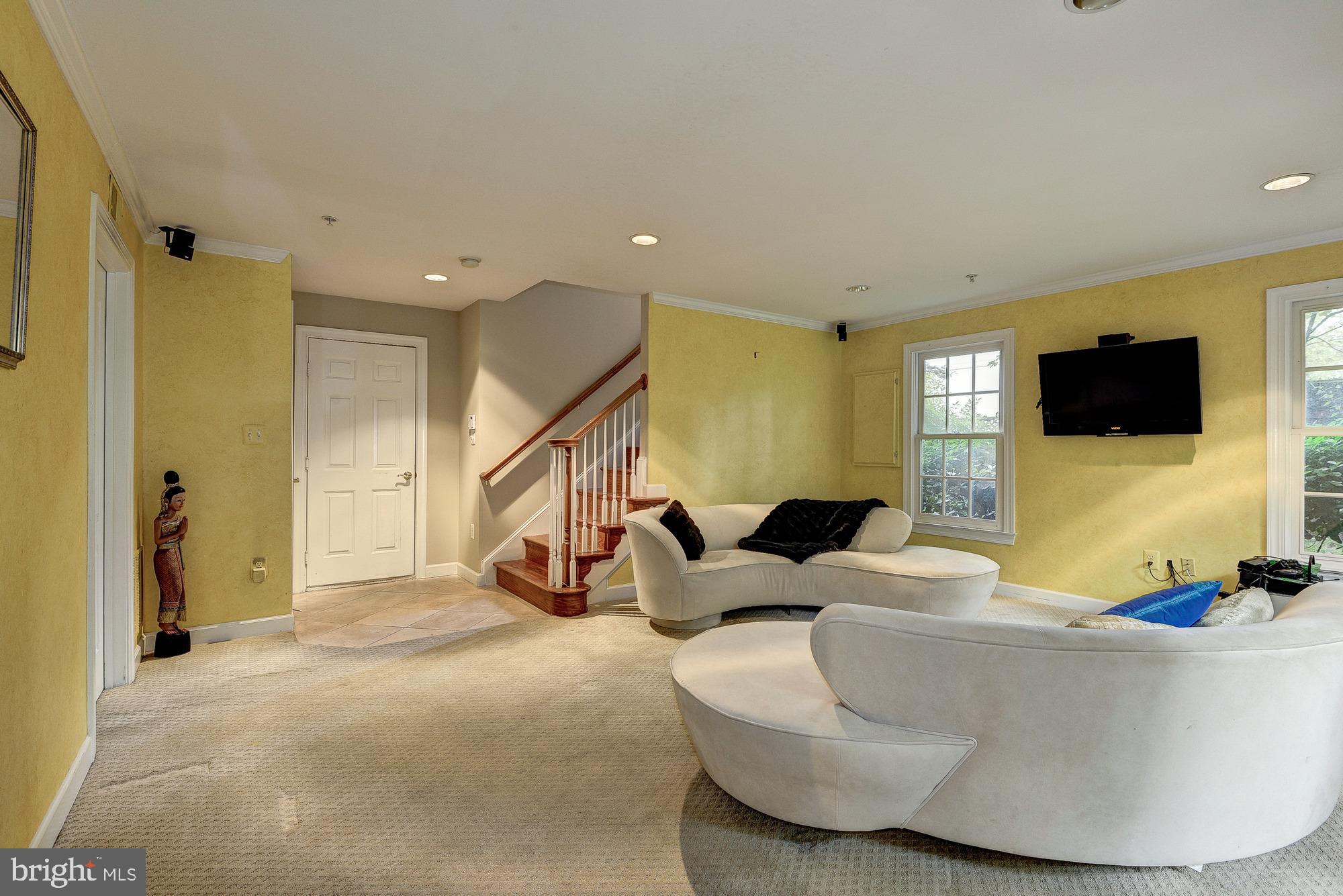 MCLEAN RIDGE - Residential Lease