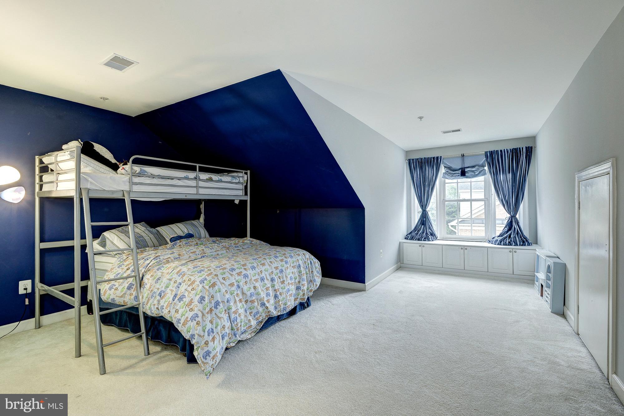 MCLEAN RIDGE - Residential Lease