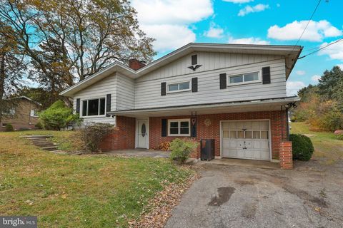 Photo of 5854 Old Carriage Road, BATH, PA 18014 (MLS # PANH2008890) Photo of 5854 Old Carriage Road, BATH, PA 18014 (MLS # PANH2008890)
