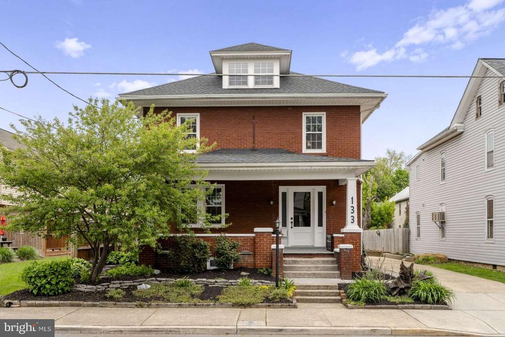 Photo of 133 S Grant Street, MANHEIM, PA 17545 (MLS # PALA2087560)