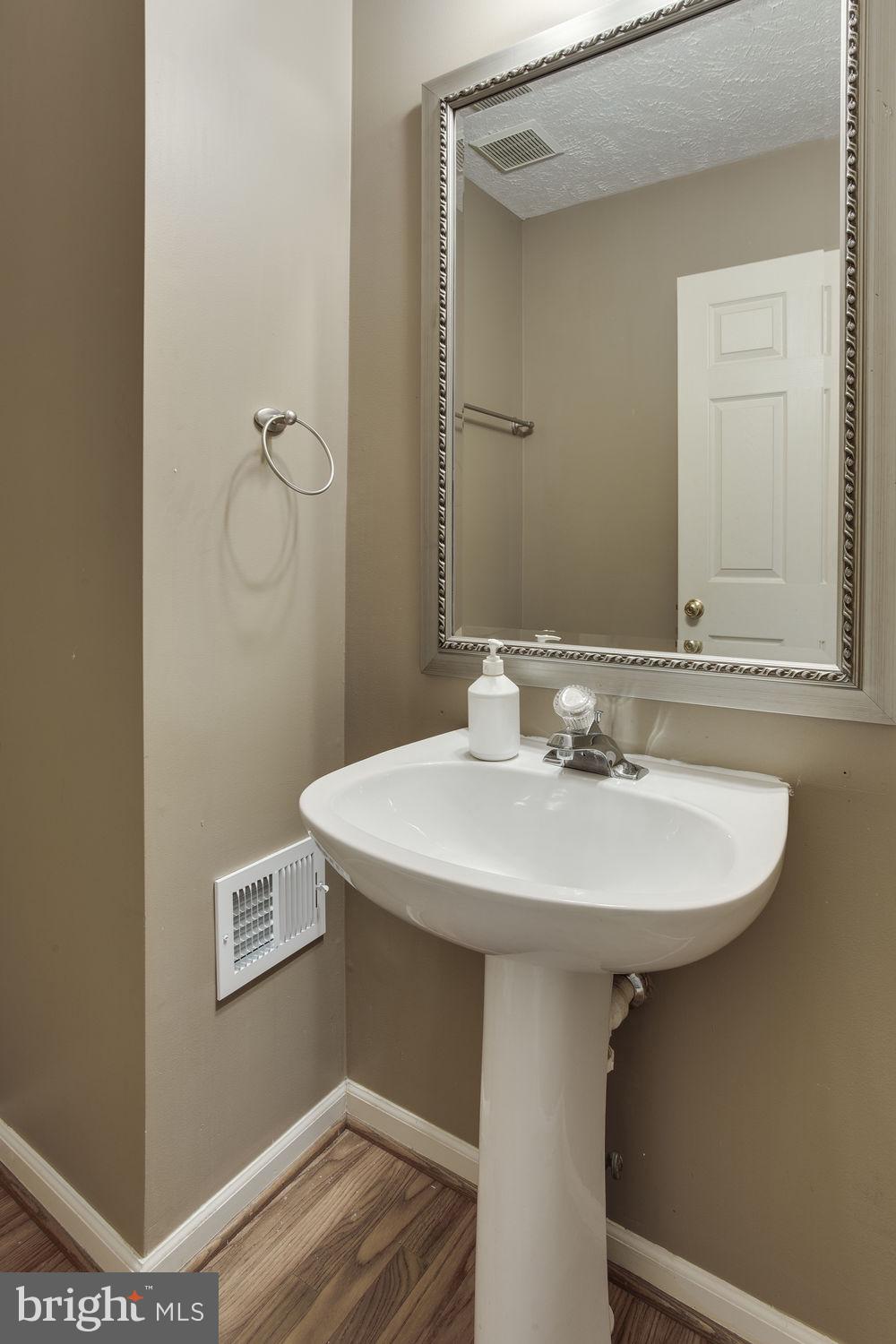 TOWNES AT CHESTNUT OAKS - Residential Lease