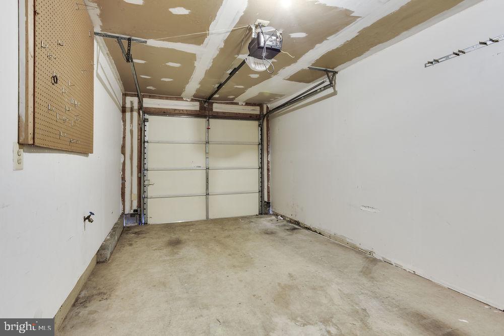 TOWNES AT CHESTNUT OAKS - Residential Lease