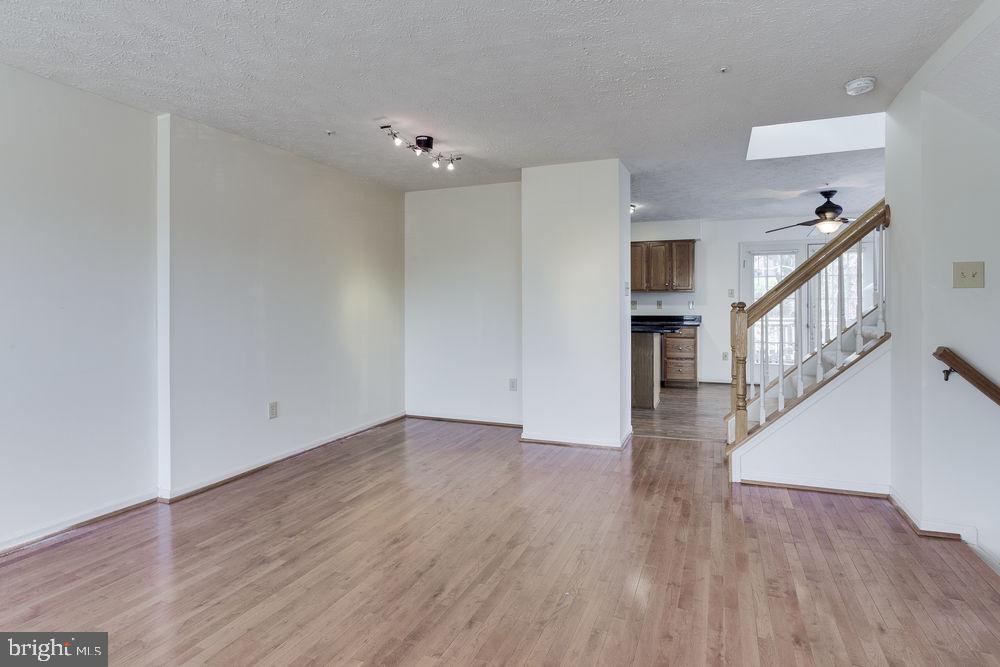 TOWNES AT CHESTNUT OAKS - Residential Lease