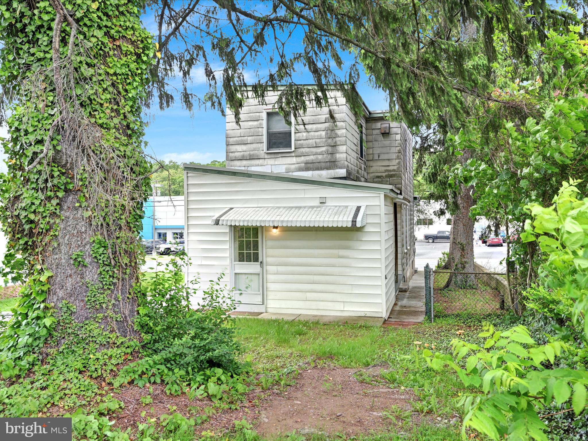 YORKVILLE - Residential