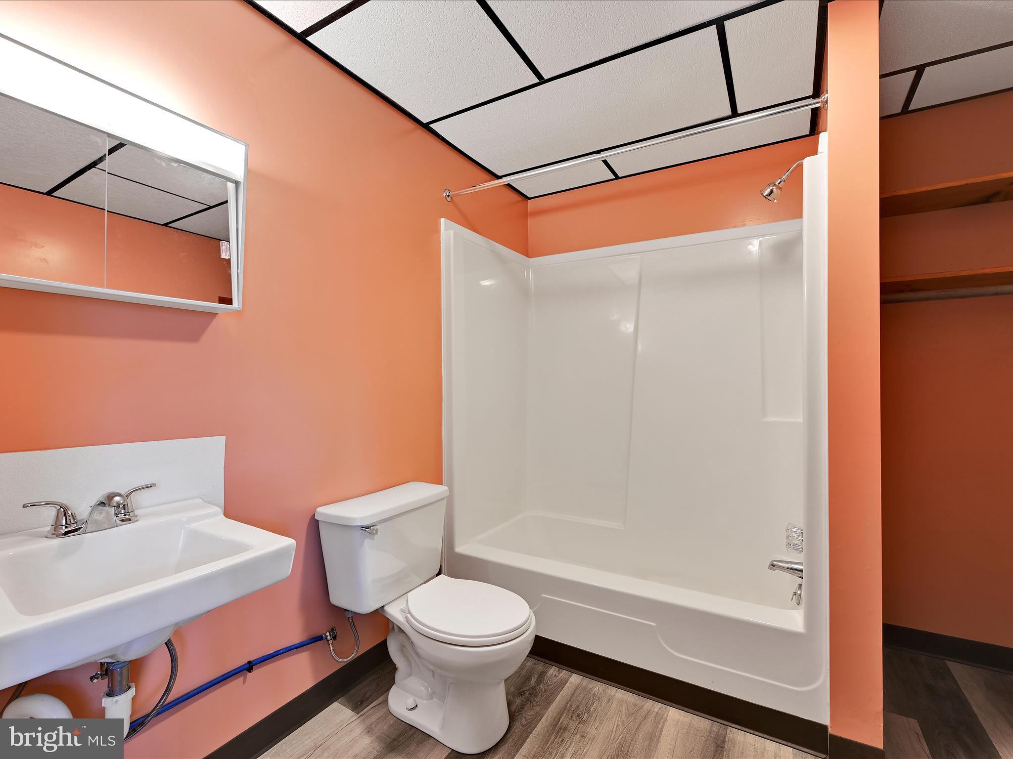 YORKVILLE - Residential