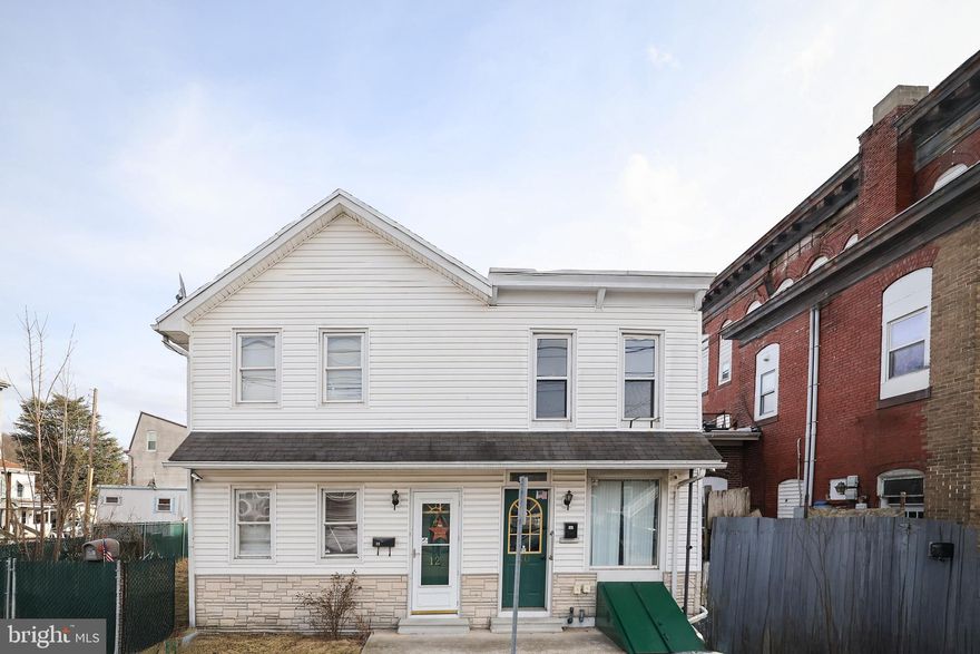 Income-Generating Triplex for Sale in Saint Clair, PA
This triplex in the heart of Saint Clair, PA, is an excellent opportunity to expand your portfolio. Whether you're looking for steady rental income or a multi-unit property to occupy while generating passive revenue, this property checks all the boxes.
Three well-maintained units – Separate utilities for each unit, making it easier for landlords to manage. This triplex offers consistent cash flow and minimal maintenance —a turnkey investment for both new and seasoned landlords. Don’t miss your chance to own a profitable rental property in a growing area.