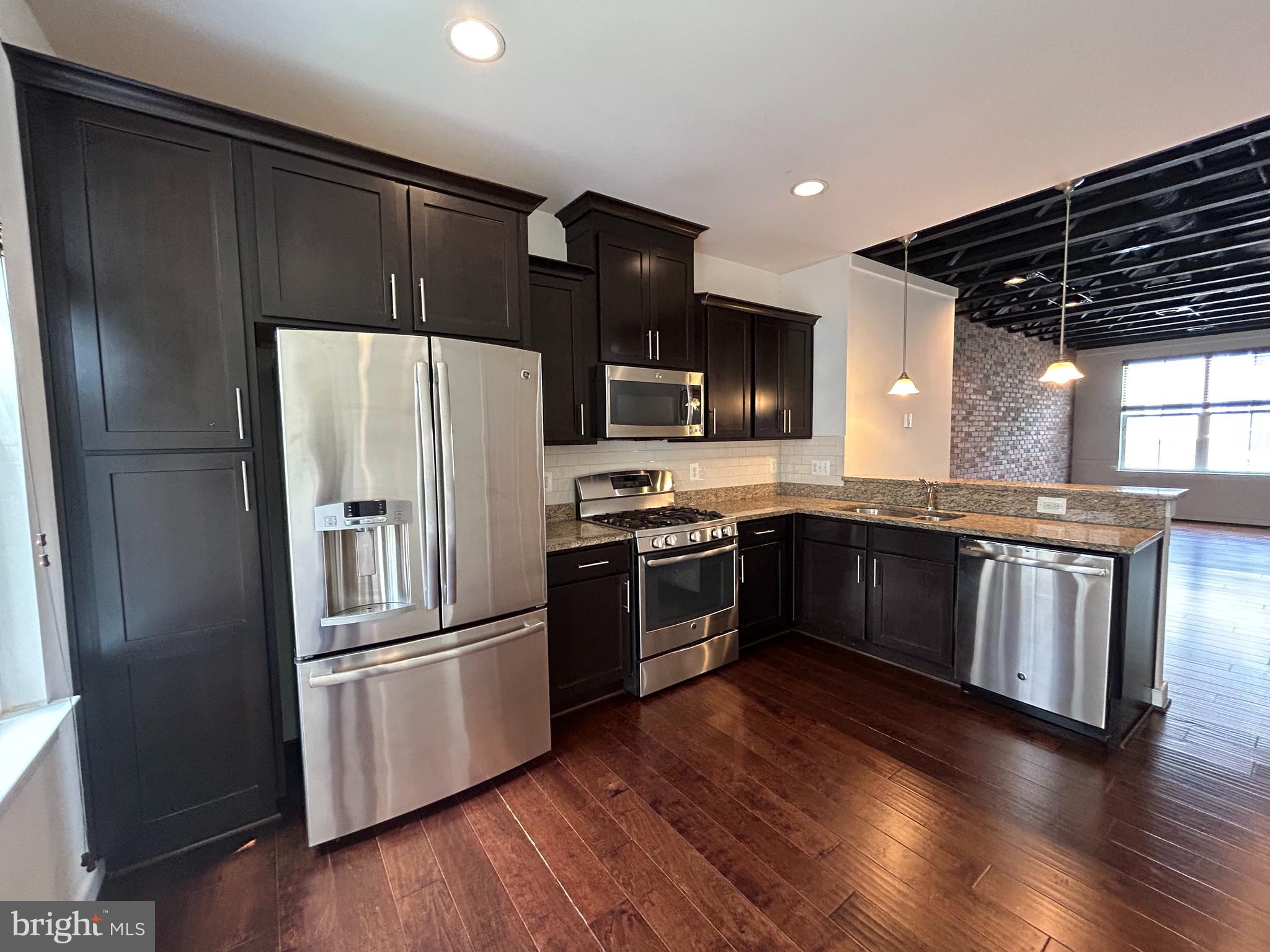 VILLAGE AT WOODSTREAM - Residential Lease