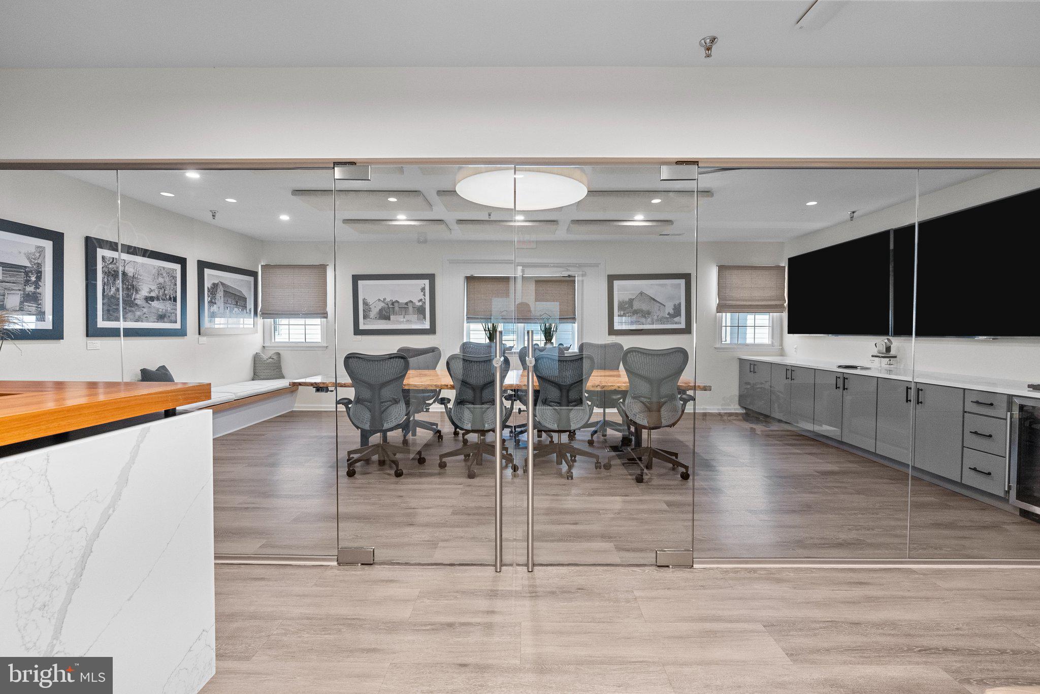 NEWTOWN BUSINESS COM - Commercial Lease