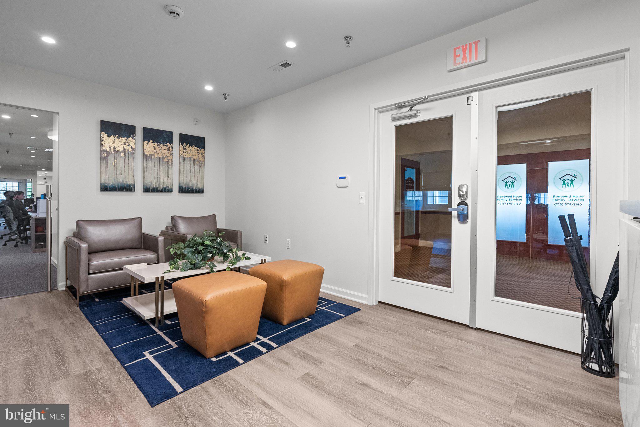 NEWTOWN BUSINESS COM - Commercial Lease