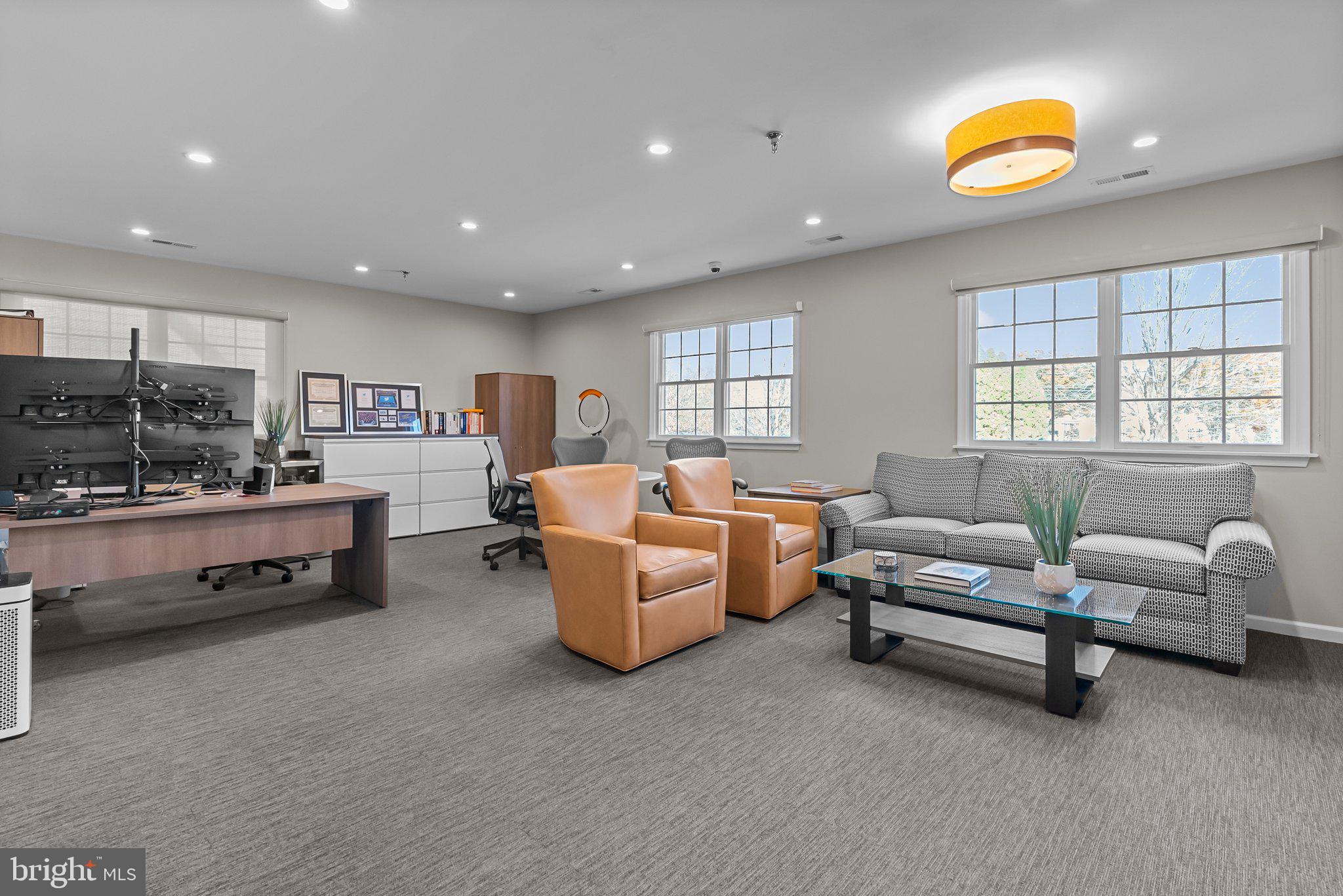 NEWTOWN BUSINESS COM - Commercial Lease