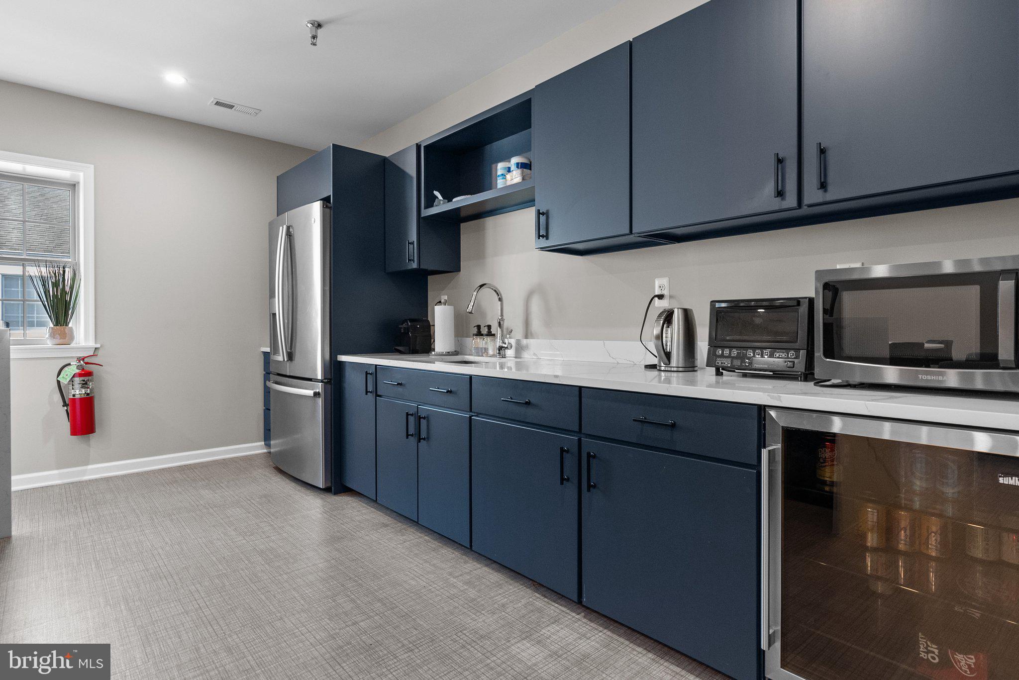 NEWTOWN BUSINESS COM - Commercial Lease