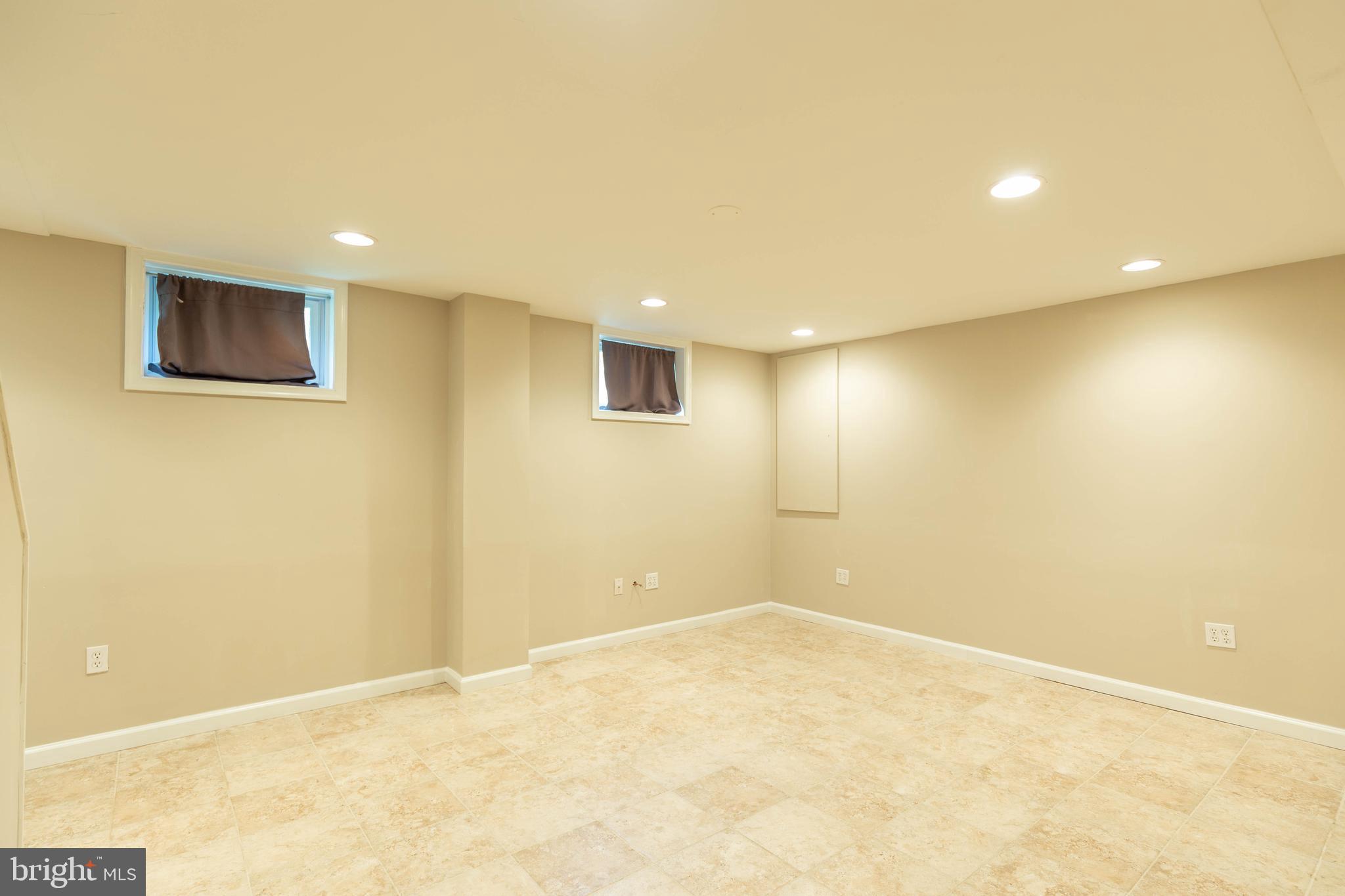 GLENCARLYN - Residential Lease