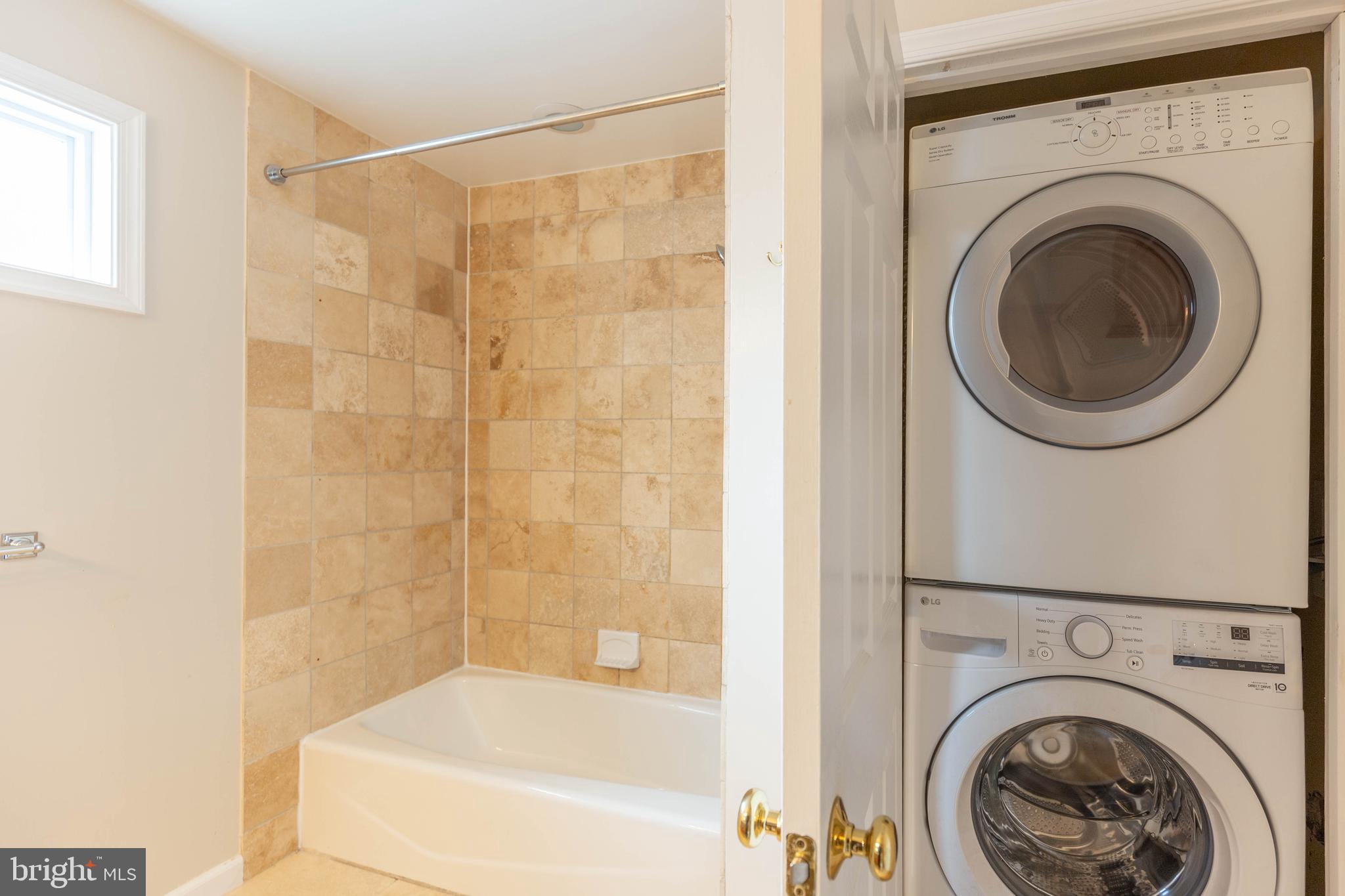 GLENCARLYN - Residential Lease