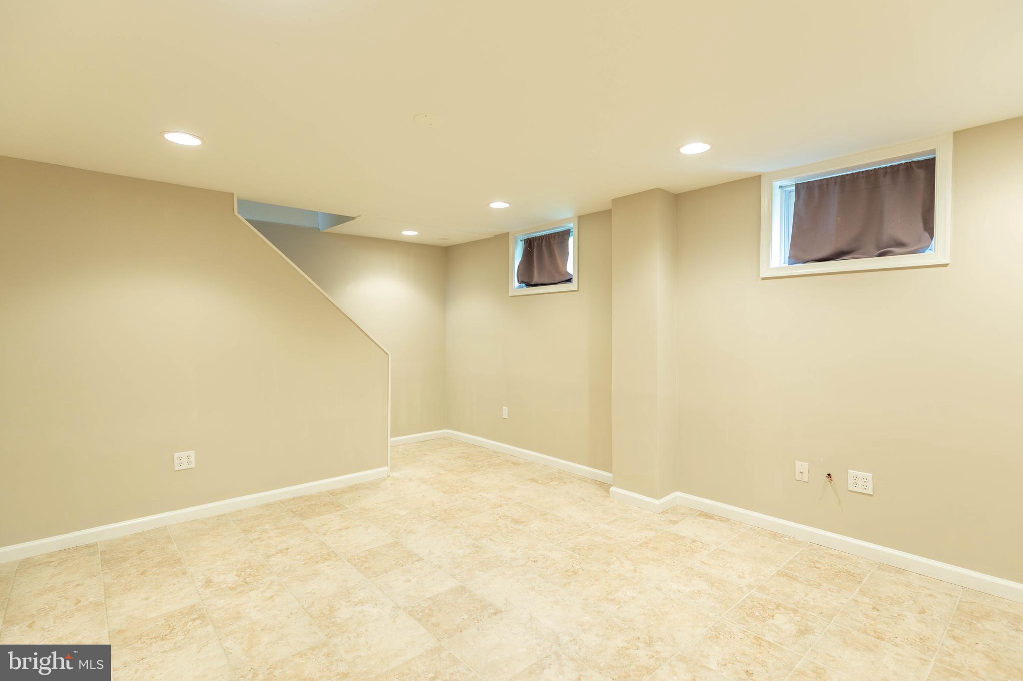 GLENCARLYN - Residential Lease