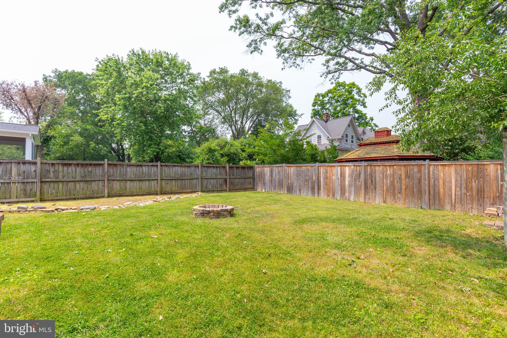 GLENCARLYN - Residential Lease