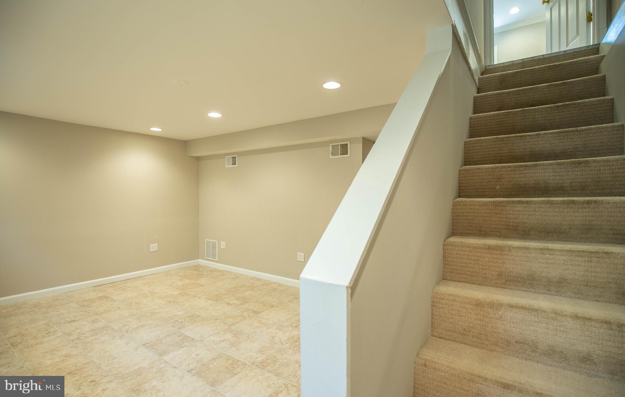 GLENCARLYN - Residential Lease