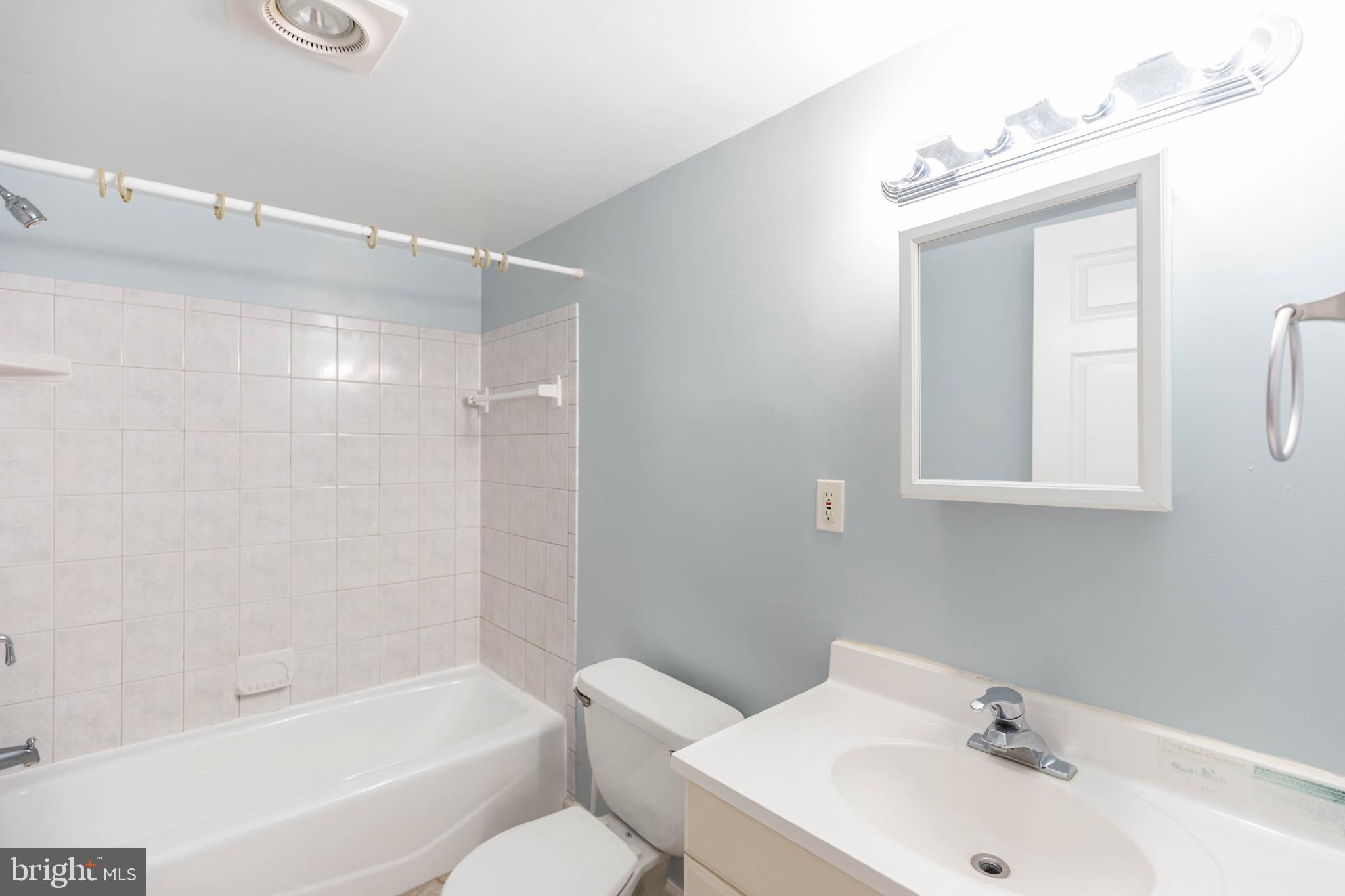 GLENCARLYN - Residential Lease