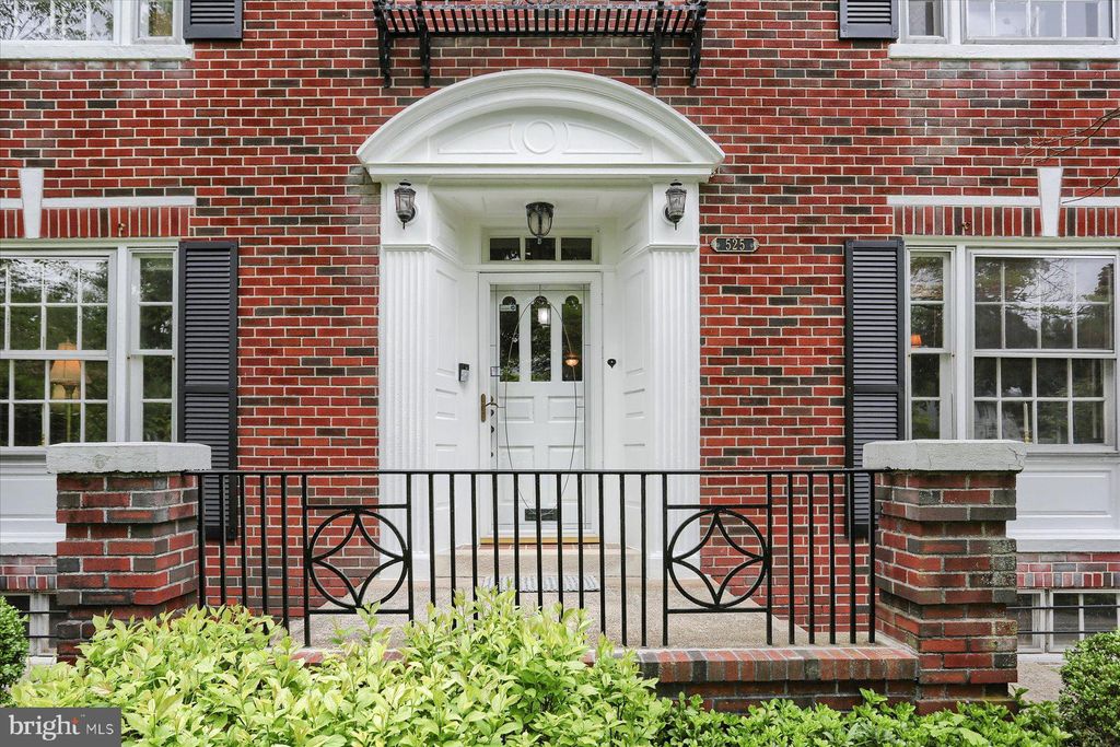 Photo of 525 N President Avenue, LANCASTER, PA 17603 (MLS # PALA2065996)