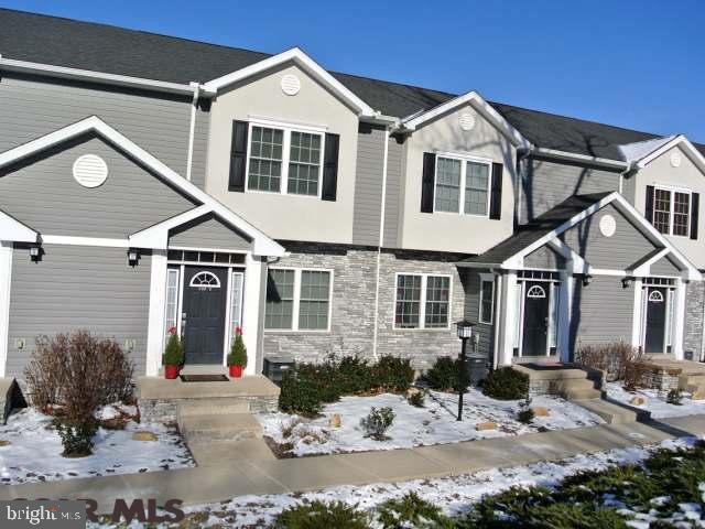 Step into this showstopper and end your home search today! Stunning, spacious and upgraded throughout. Open floor plan with tons of natural light that shows off the beautiful hardwood floors, tray ceilings and well-appointed living space. Entertain guests and family with ease compliments of a fully upgraded kitchen featuring a huge U-shaped layout with tons of corian counters, a butler's pantry and formal dining open to the deck. Accommodate guests graciously with two extra bedroom suites featuring full baths. You can relax in your sumptuous master complete with tile/glass shower and relaxing whirlpool tub. Immaculately kept and ready for you due only to a job relocation. Seize the day and this opportunity by arranging your showing soon. Feel free to preview on-line at www.688DOakwood.CheckOutMore.com.