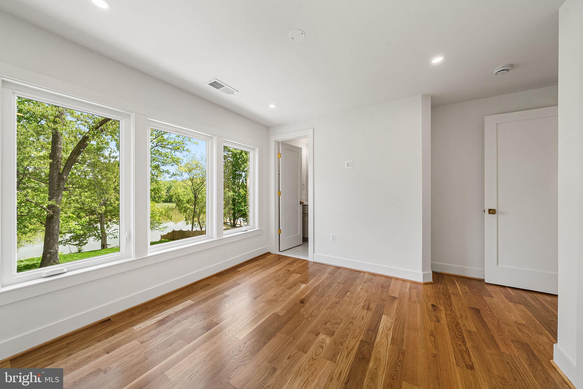 WOODLAND PARK - Residential