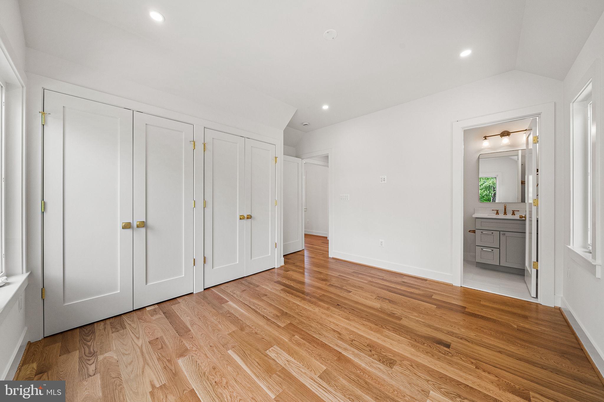 WOODLAND PARK - Residential
