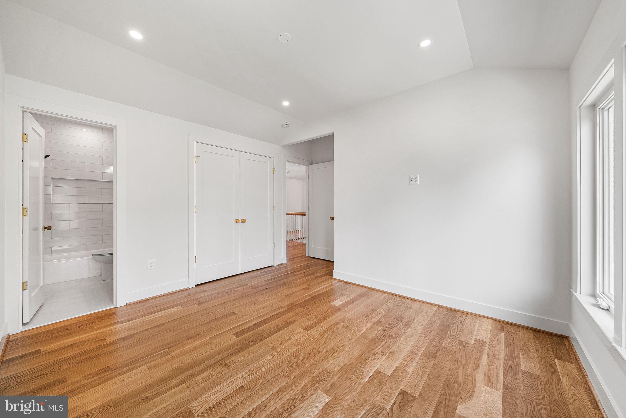WOODLAND PARK - Residential
