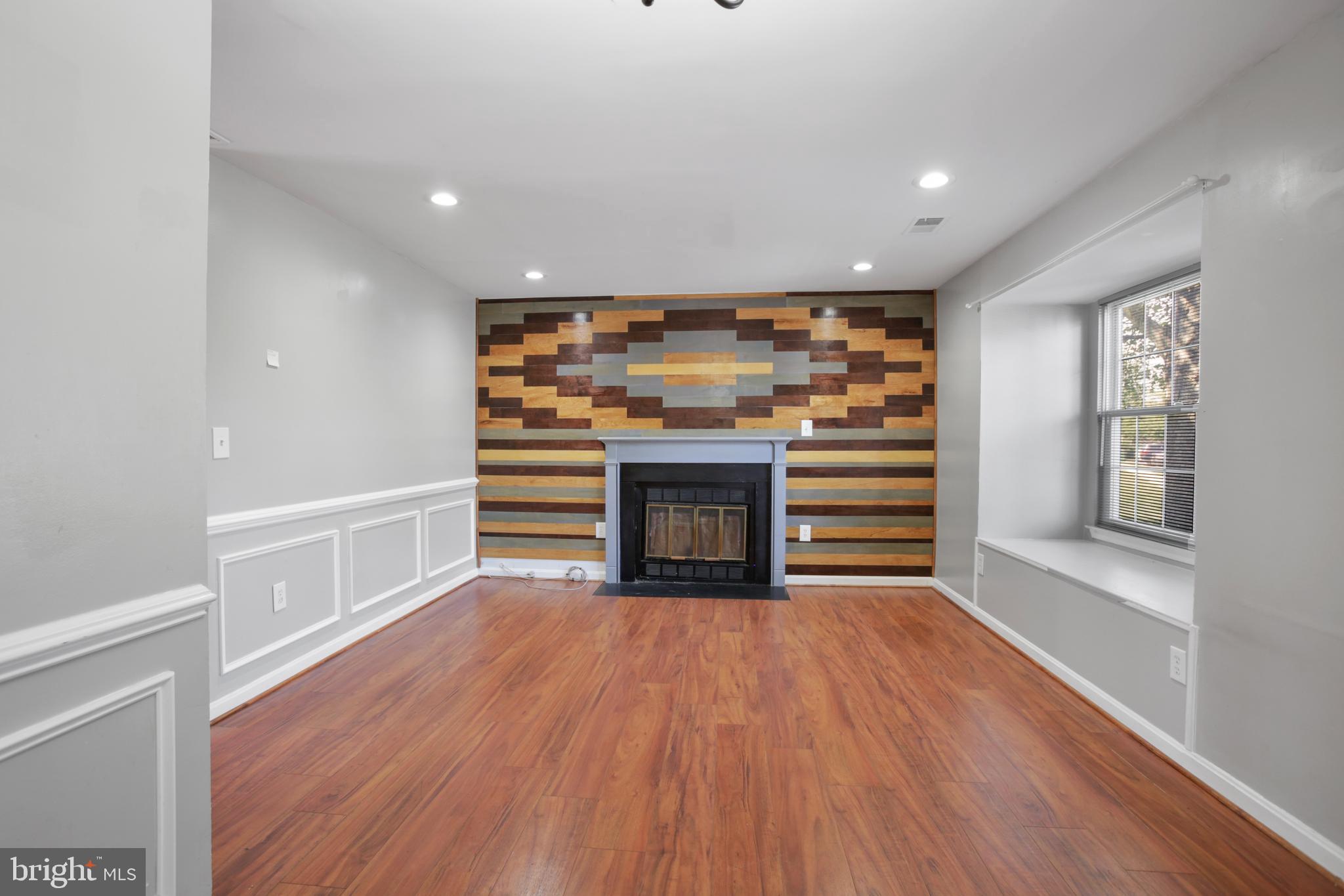 7826 GATESHEAD LANE