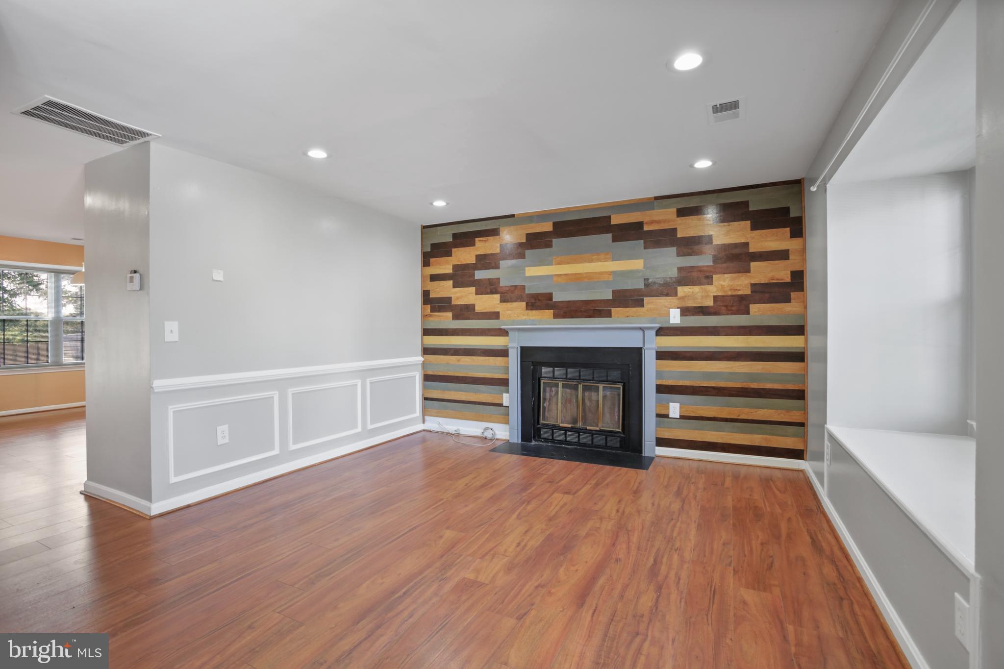 7826 GATESHEAD LANE