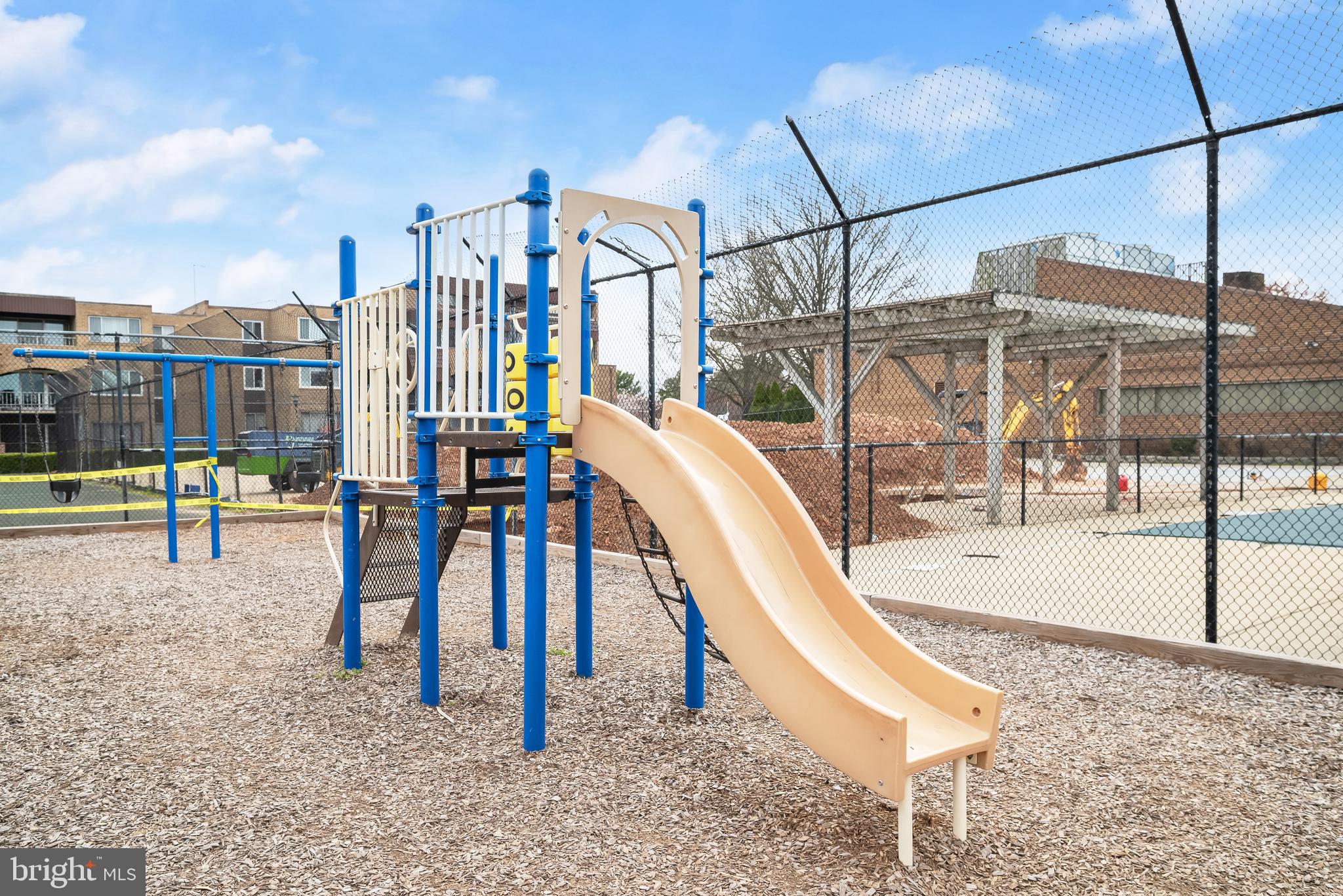 VILLA RIDGE CONDOMINIUM - Residential