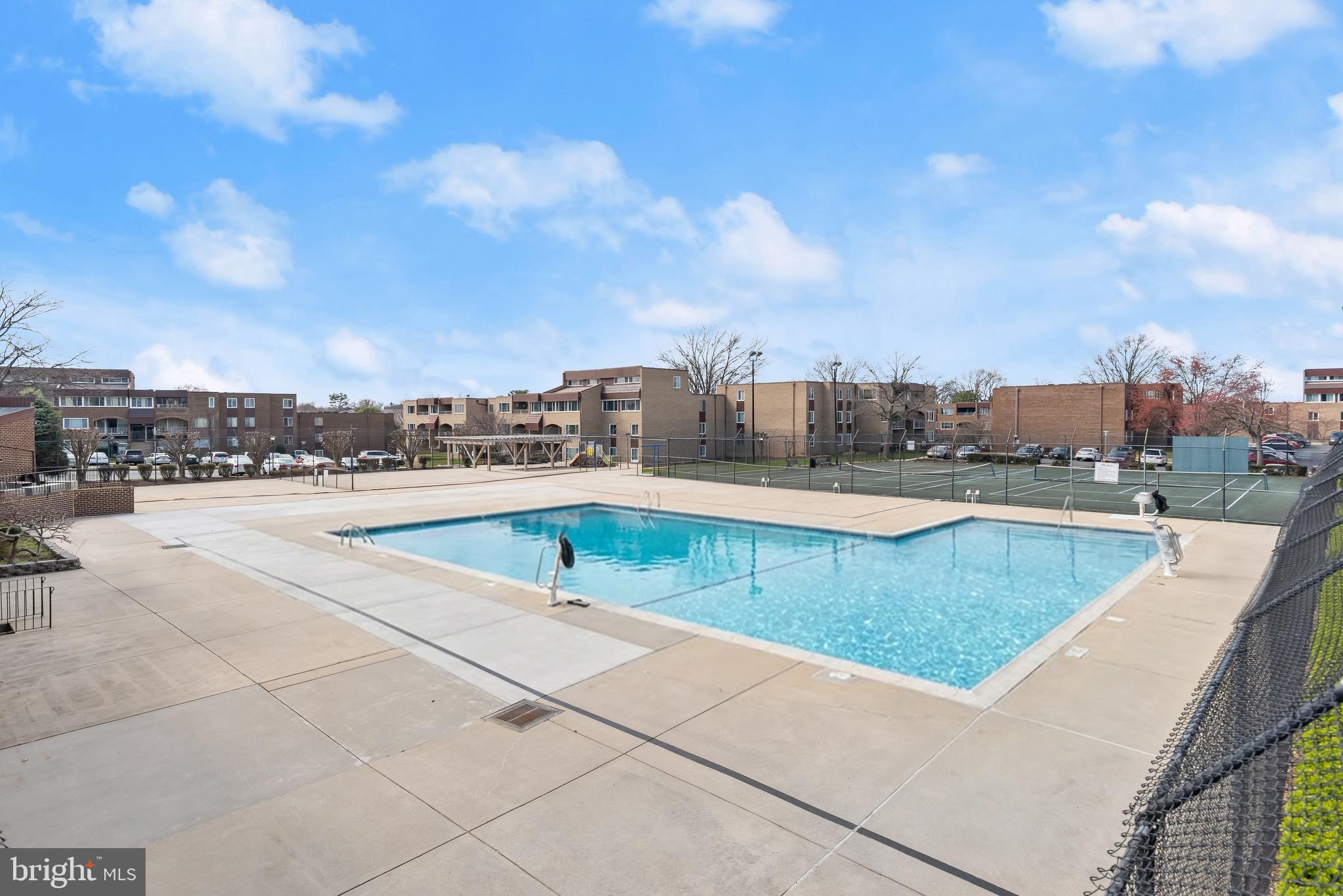 VILLA RIDGE CONDOMINIUM - Residential