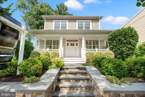 Photo of 508 E Custis Avenue, ALEXANDRIA, VA 22301 (MLS # VAAX2063926)
