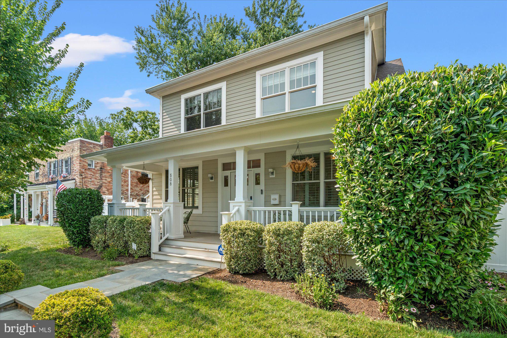 508 E CUSTIS AVENUE