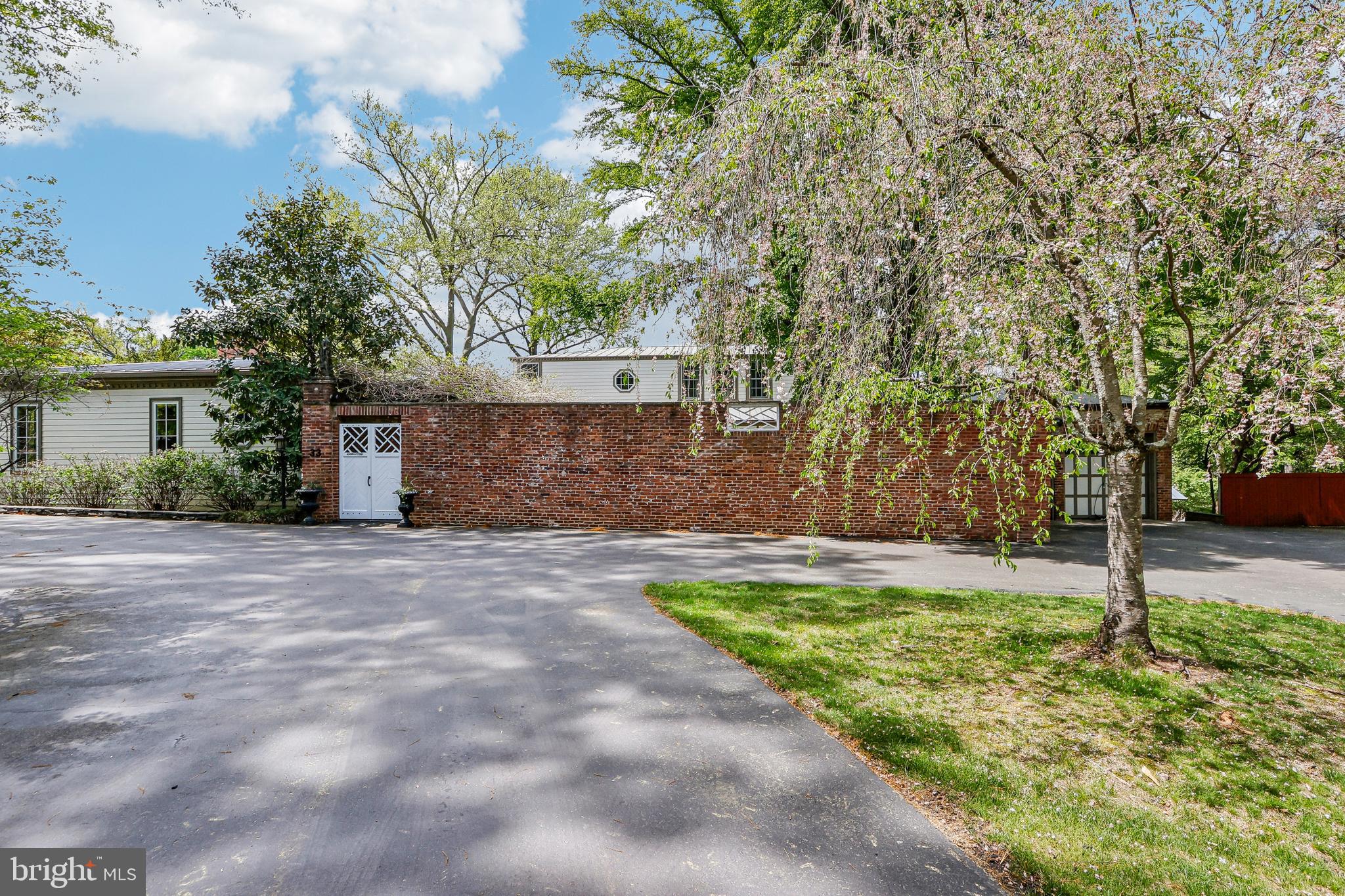 33 ROSEDALE ROAD