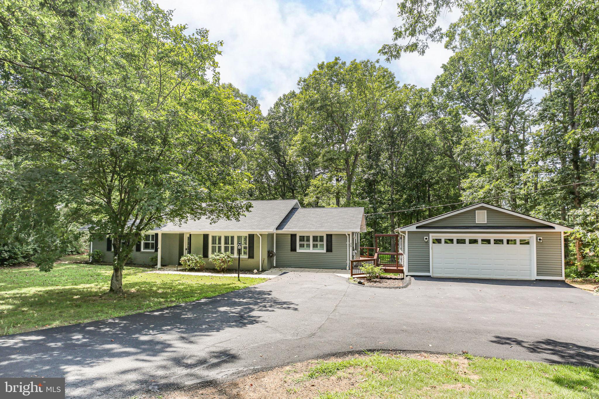 39 VAN HORN LANE
