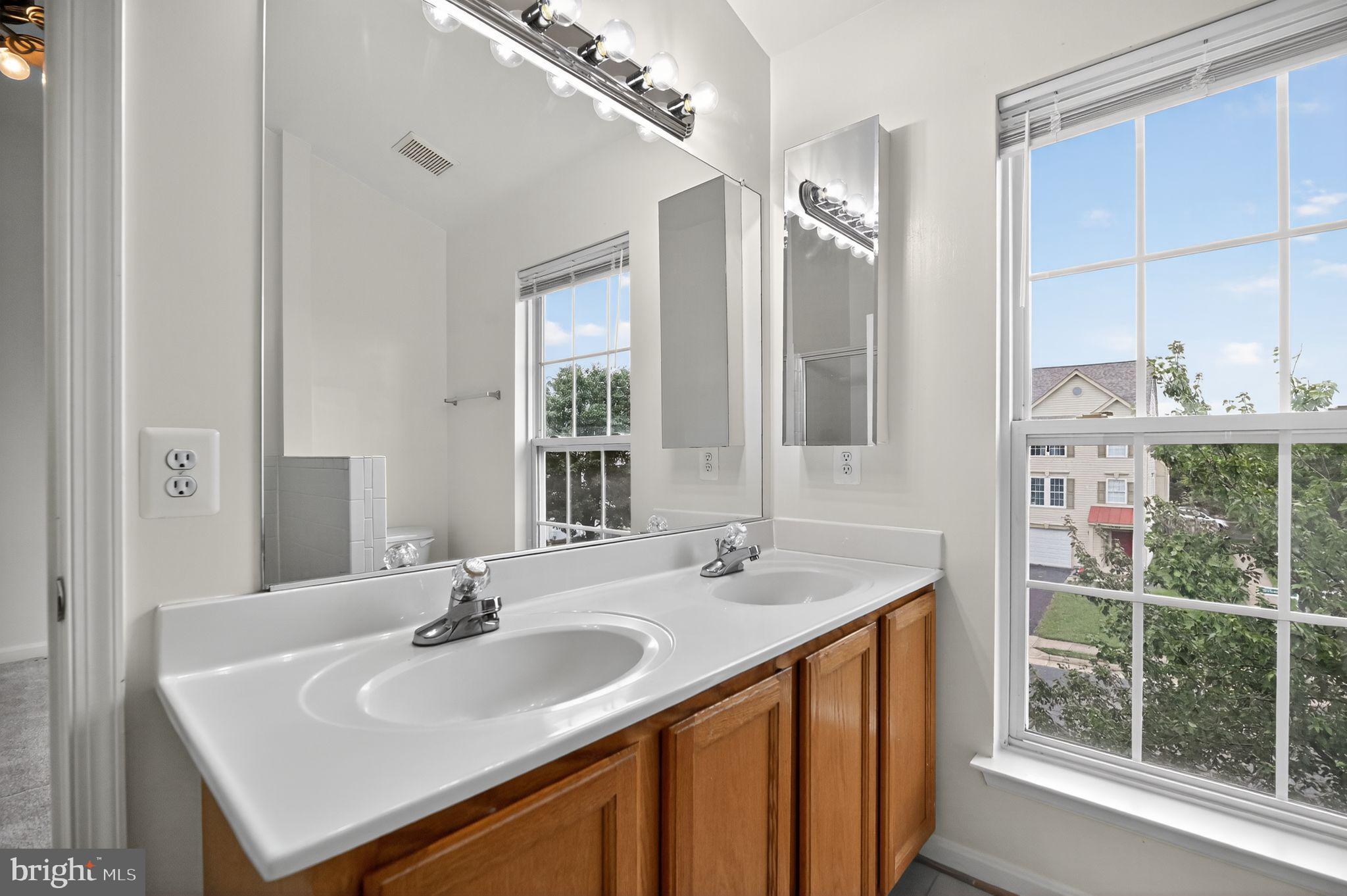 VILLAGES AT SAYBROOKE - Residential Lease